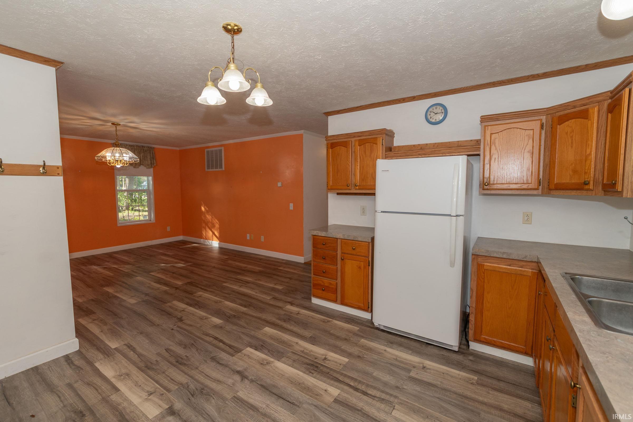 Photo 6 of 29980 Cardinal Avenue