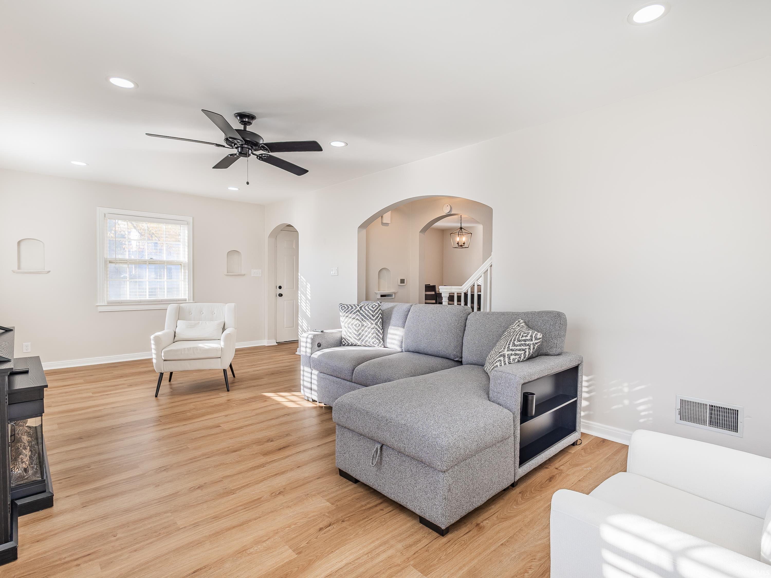 Photo 3 of 933 E Rudisill Boulevard