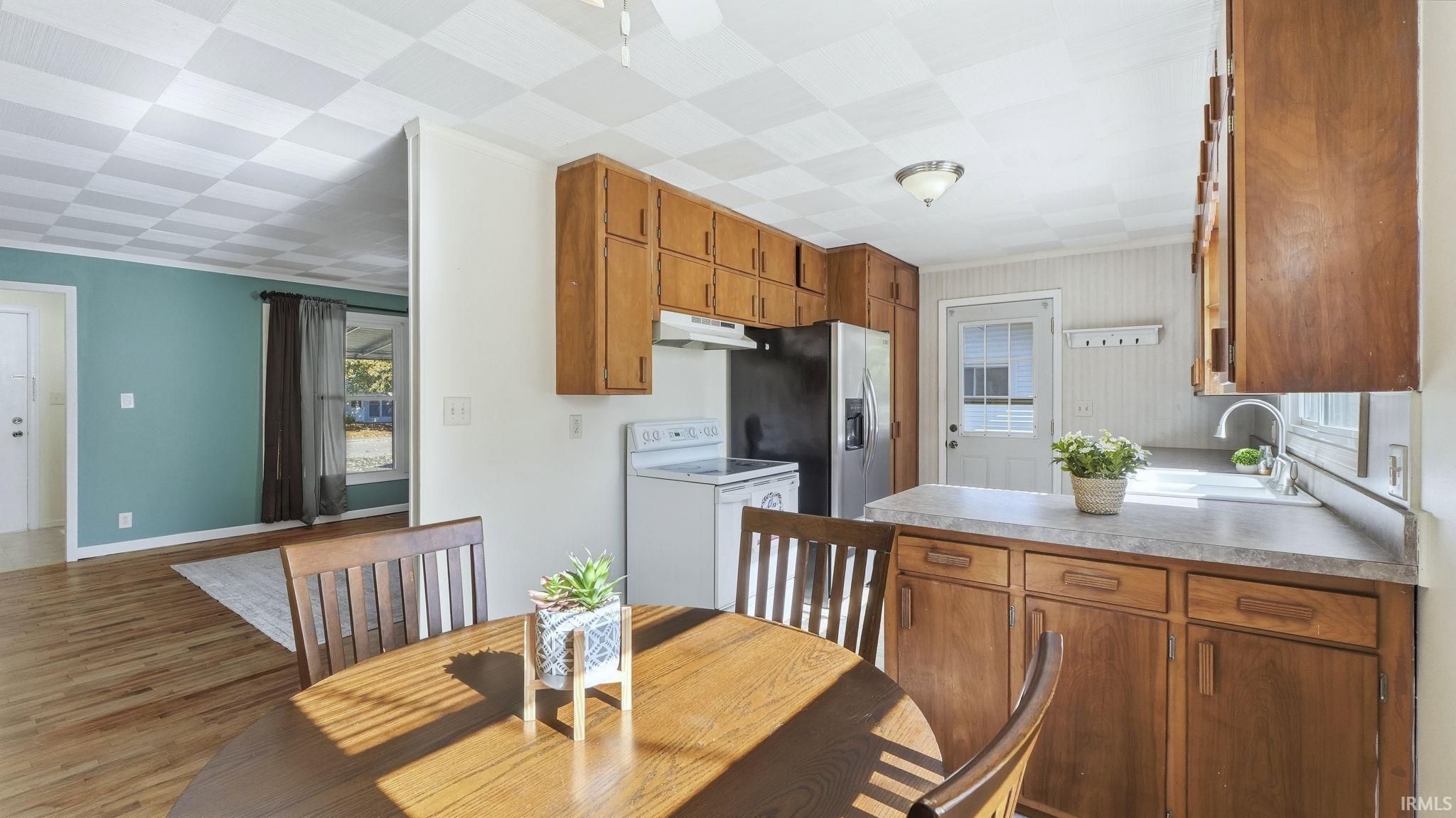 213 E Maple Grove Street