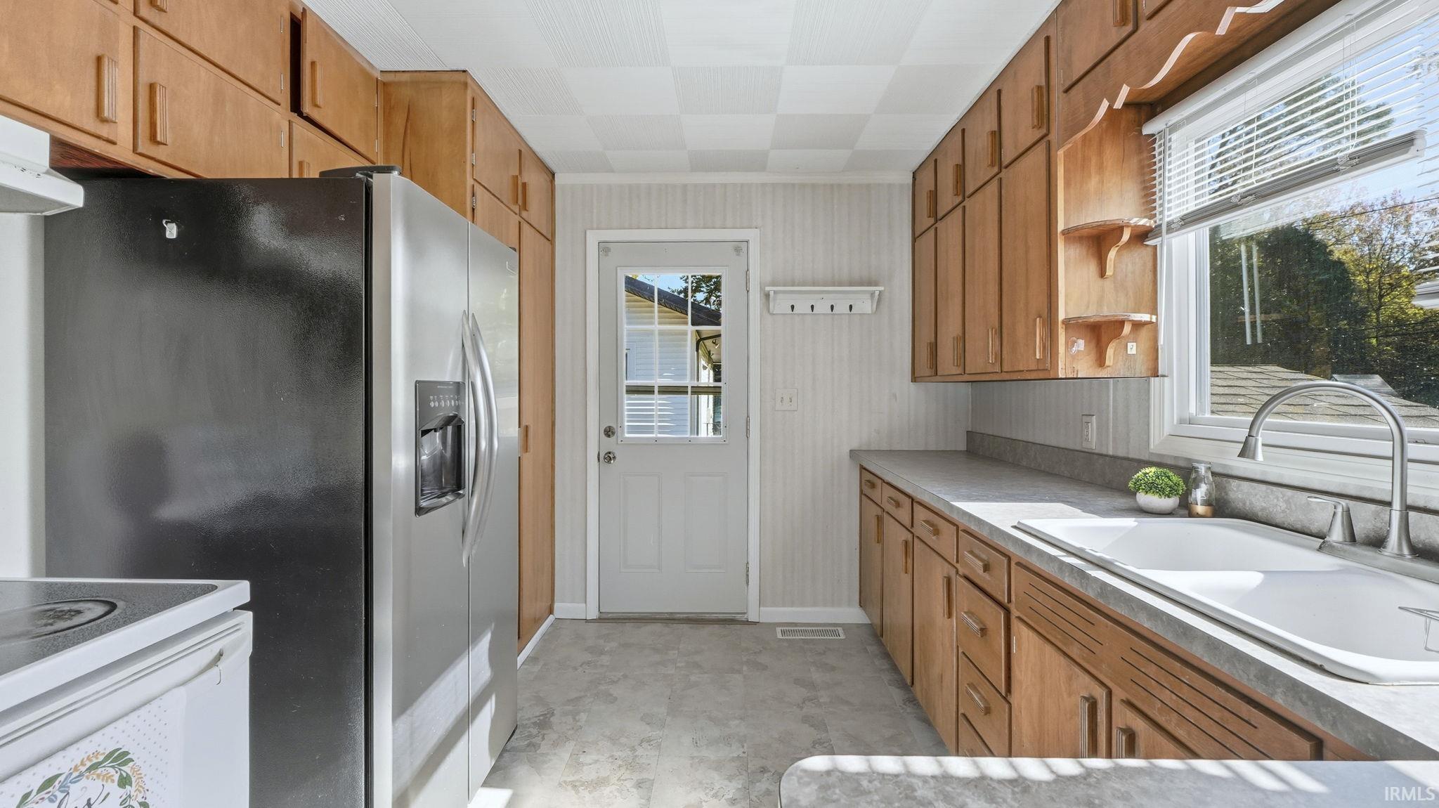 213 E Maple Grove Street