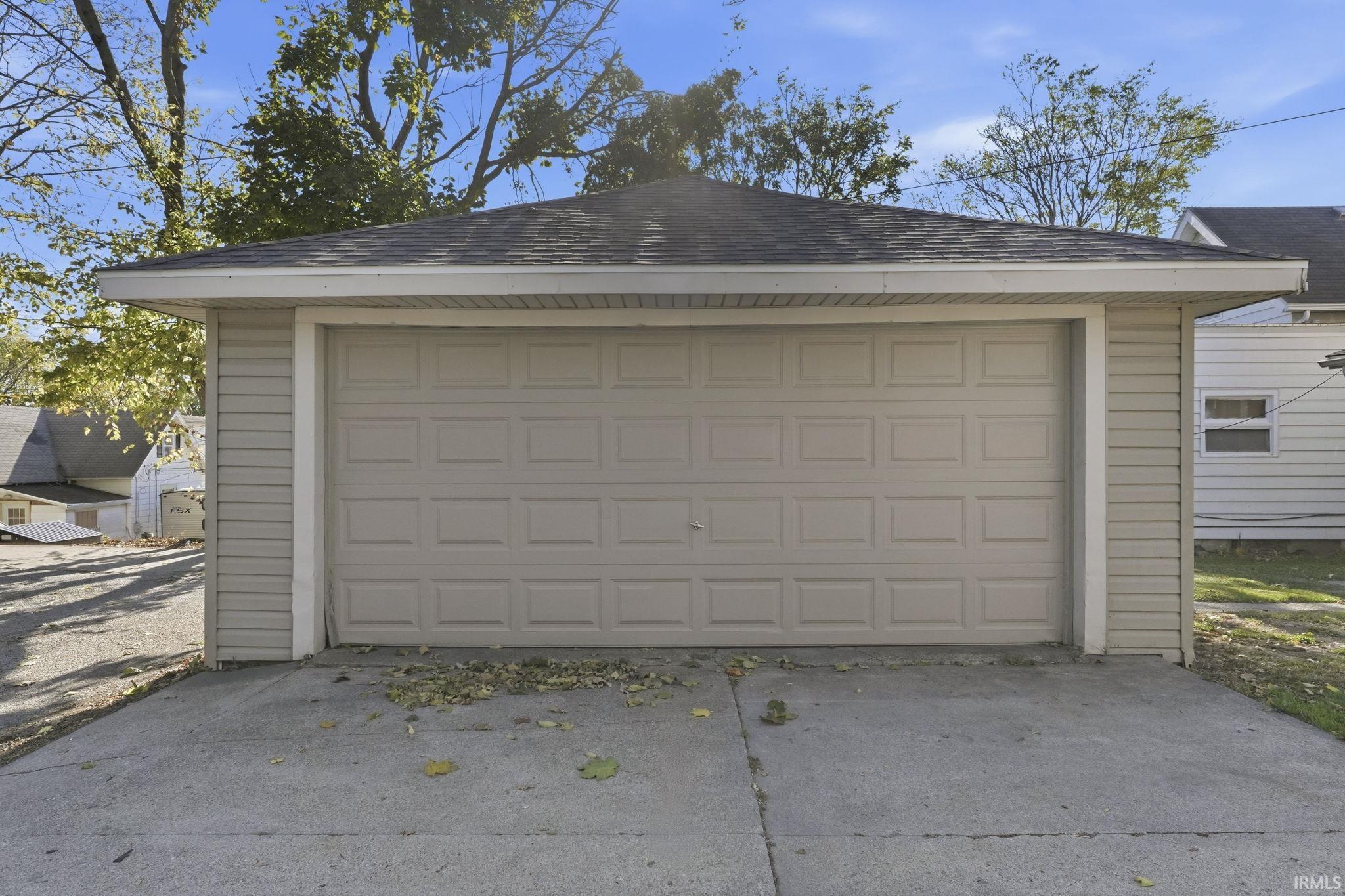 Photo 21 of 325 N Lafontaine Street