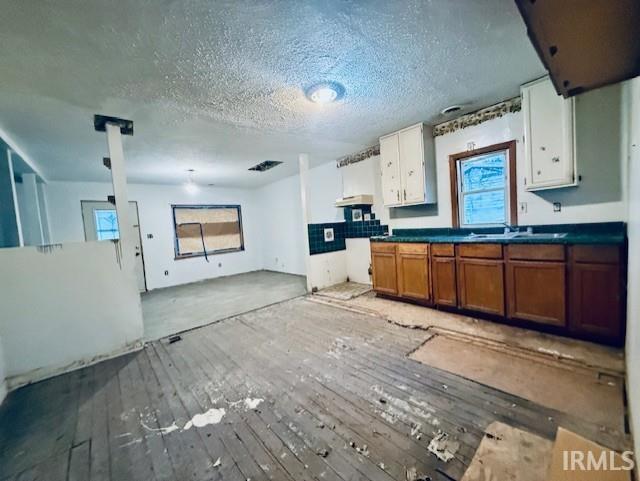 Homes for sale in Wolcott, IN | 205 W Scott St, Wolcott, IN 47995 | MLS# 202544026