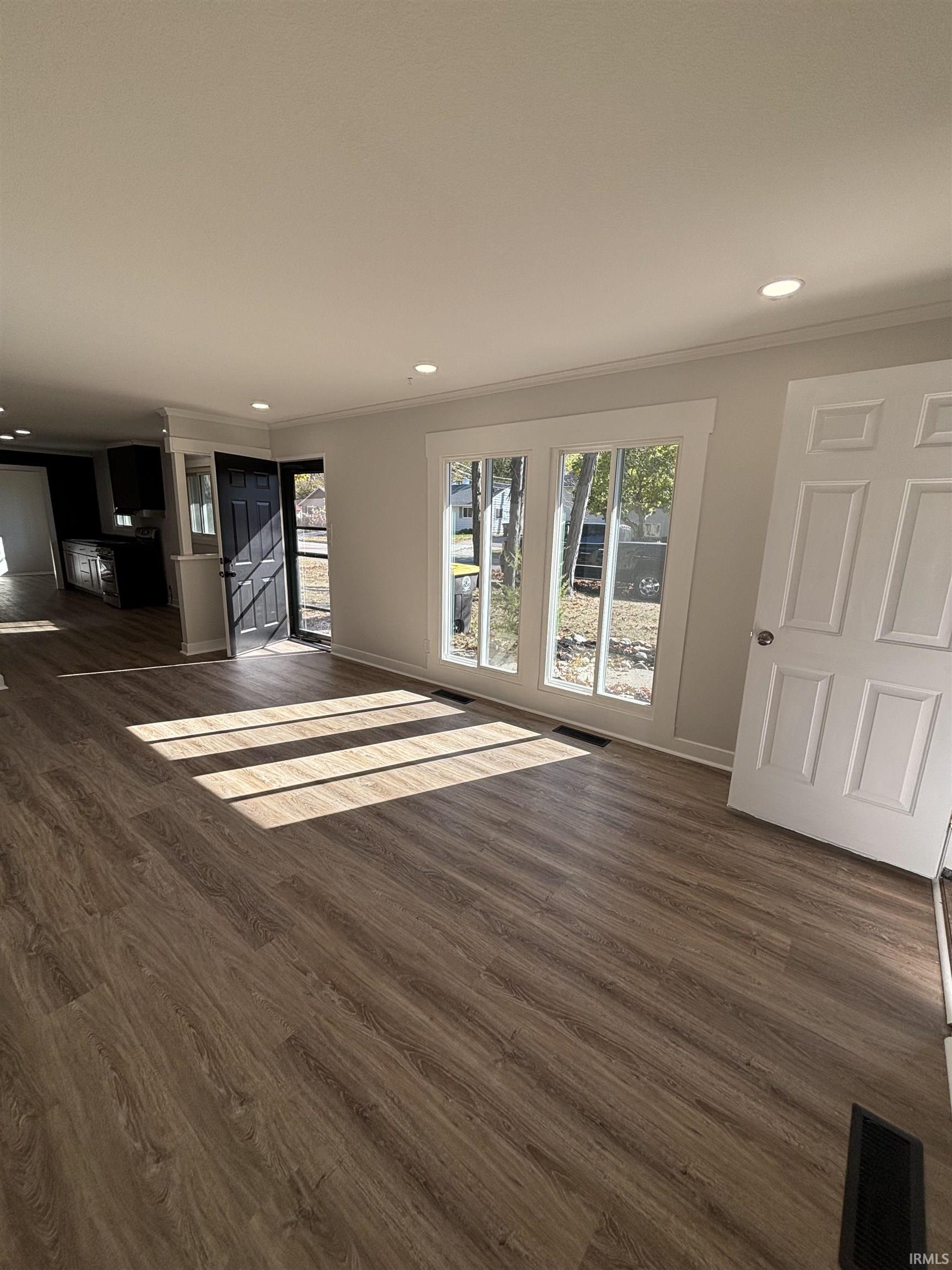 Photo 6 of 3343 Vance Avenue