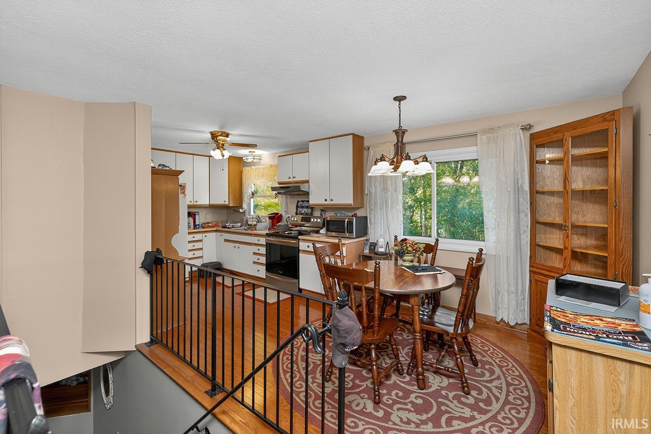 Photo 13 of 807 N River Road