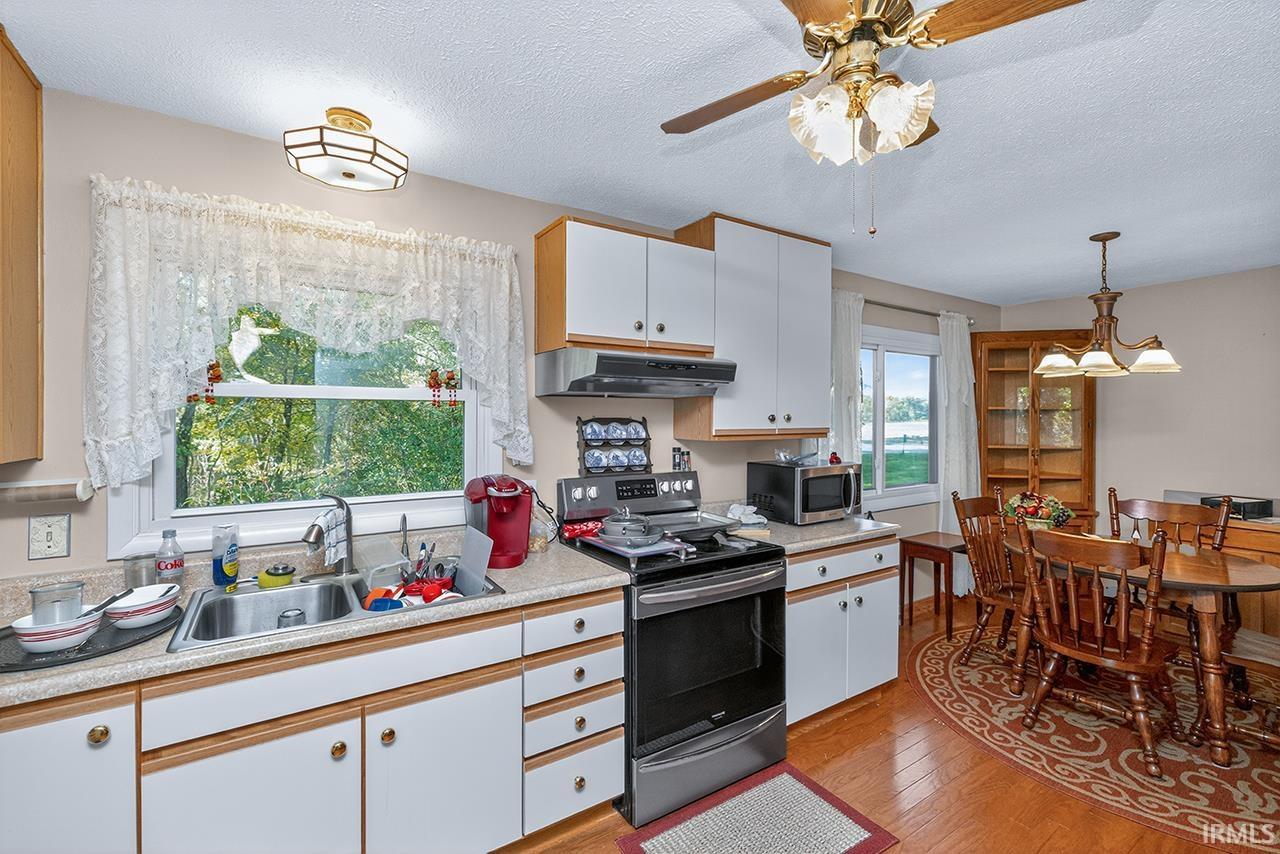 Photo 15 of 807 N River Road