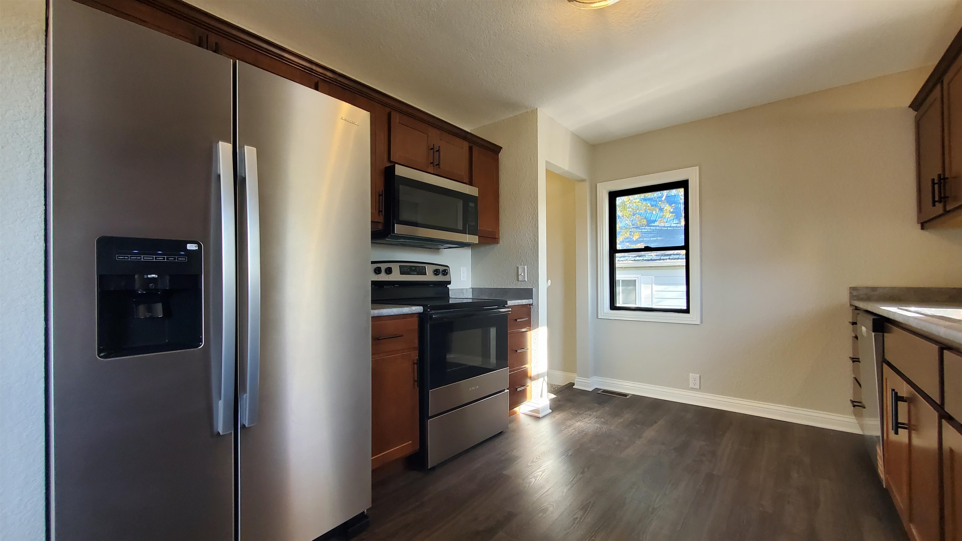 Photo 12 of 318 W Barnhart Street