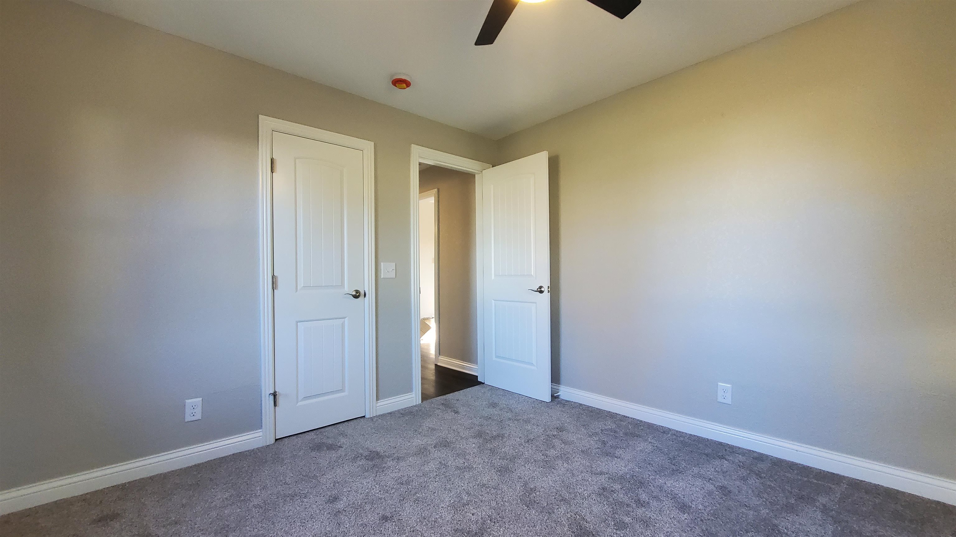 Photo 18 of 318 W Barnhart Street