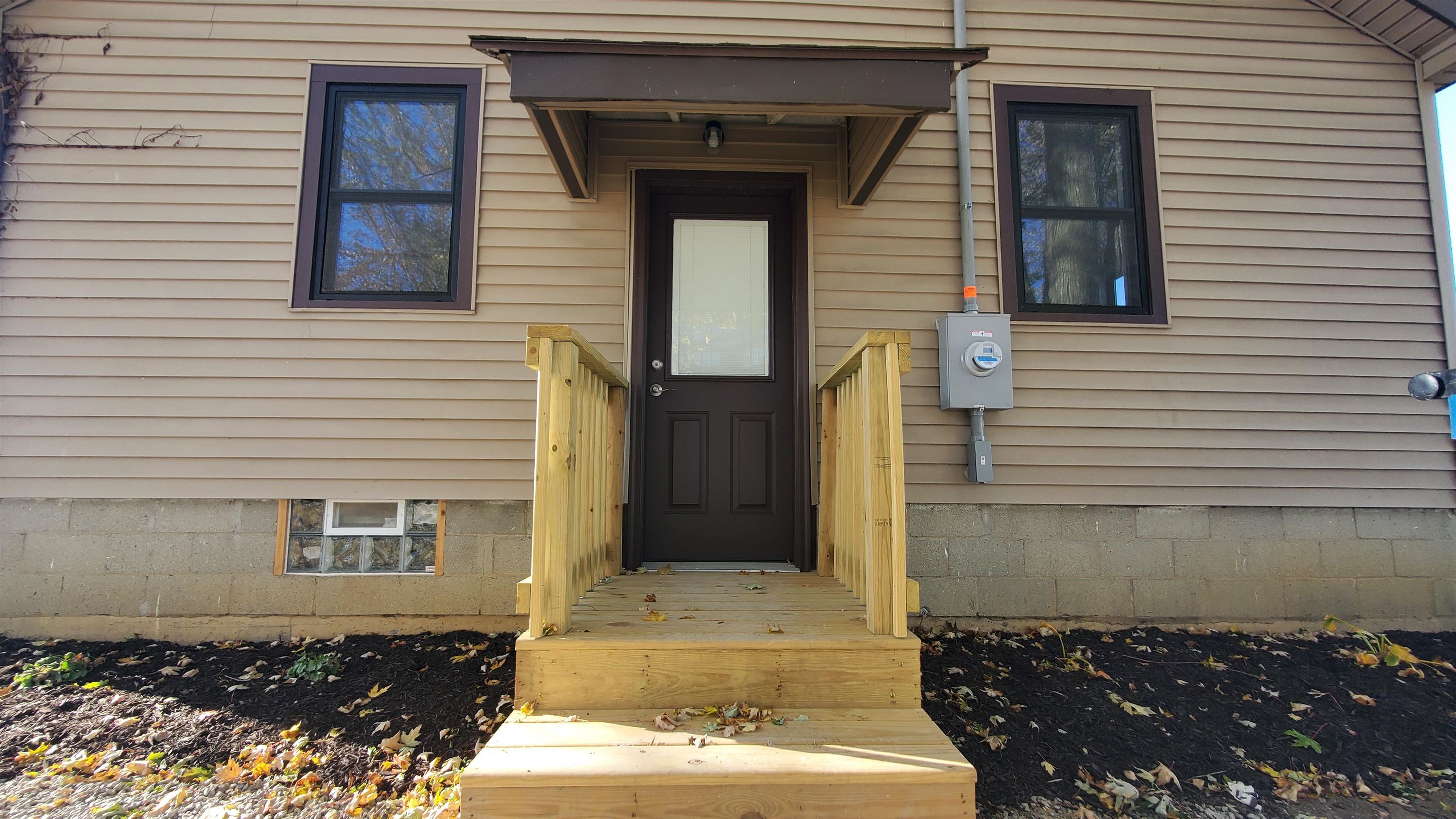 Photo 19 of 318 W Barnhart Street