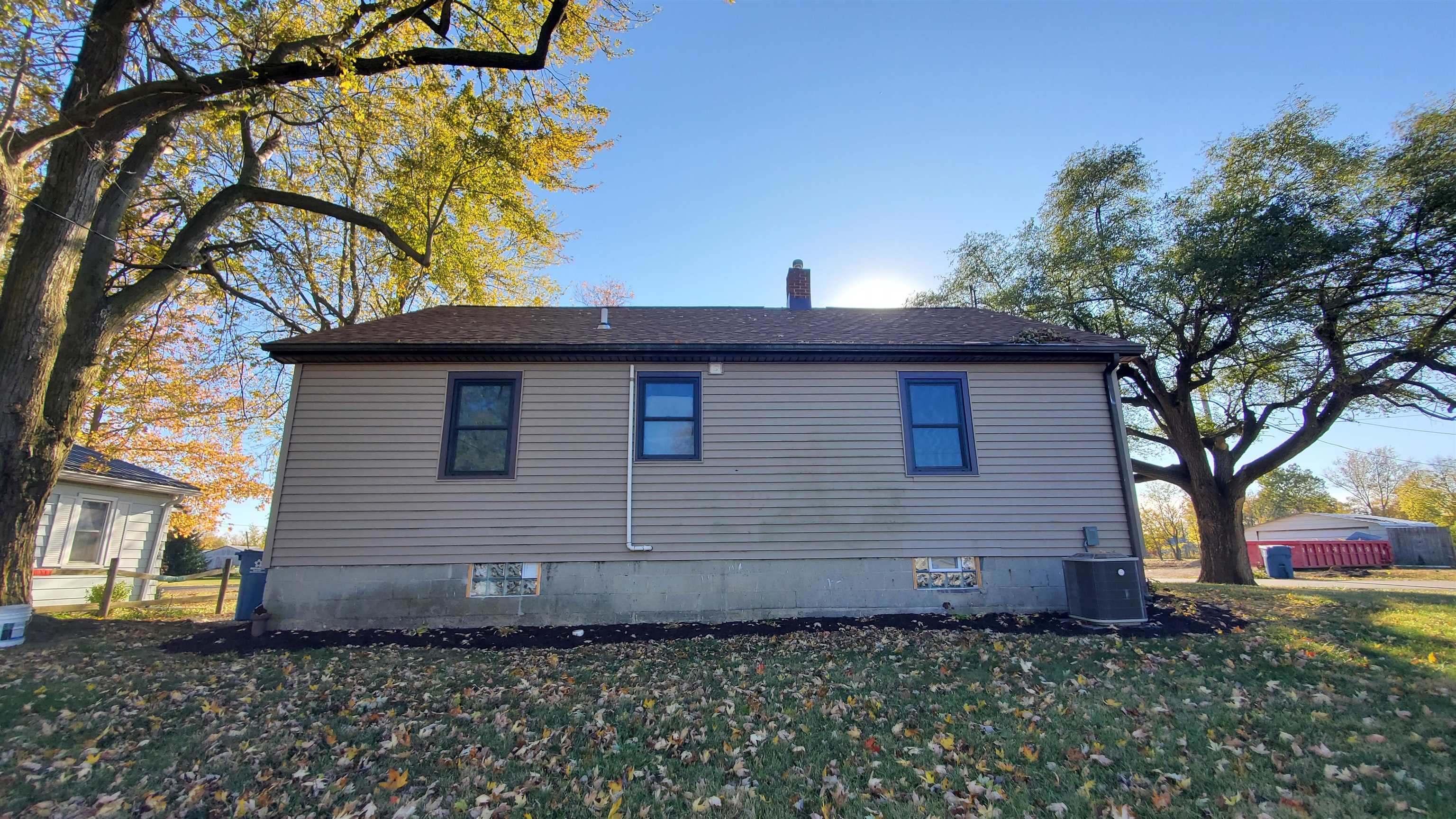 Photo 21 of 318 W Barnhart Street