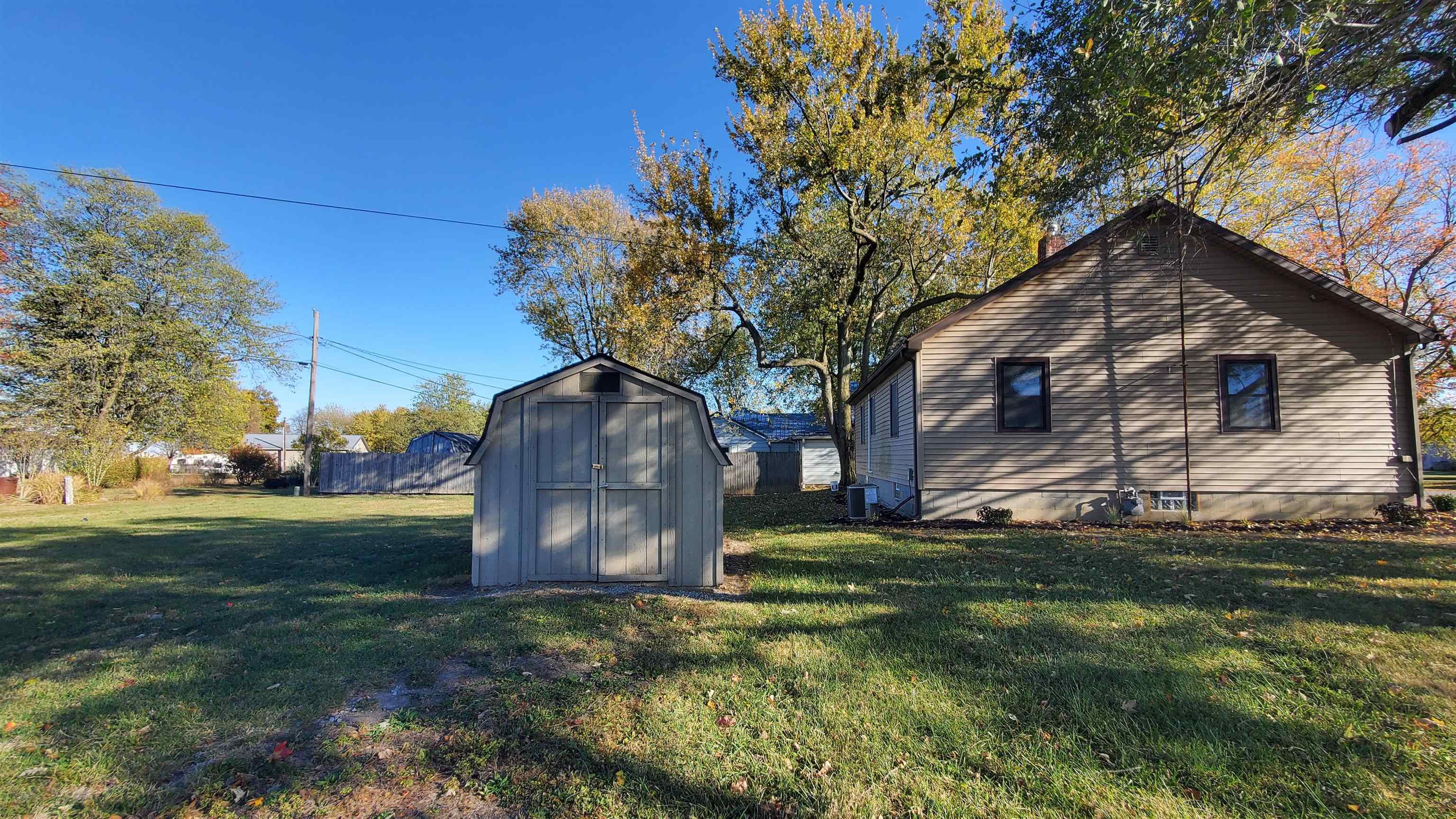 Photo 23 of 318 W Barnhart Street