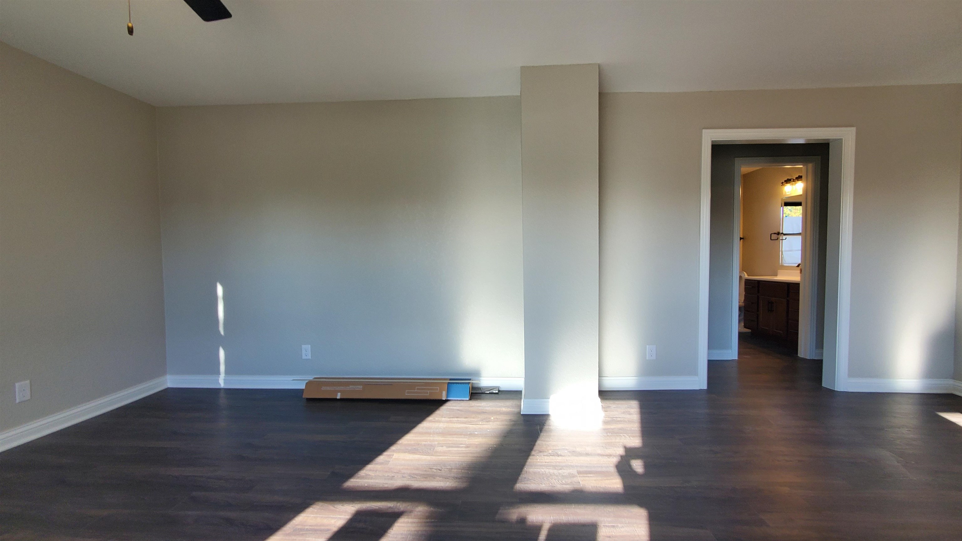 Photo 4 of 318 W Barnhart Street