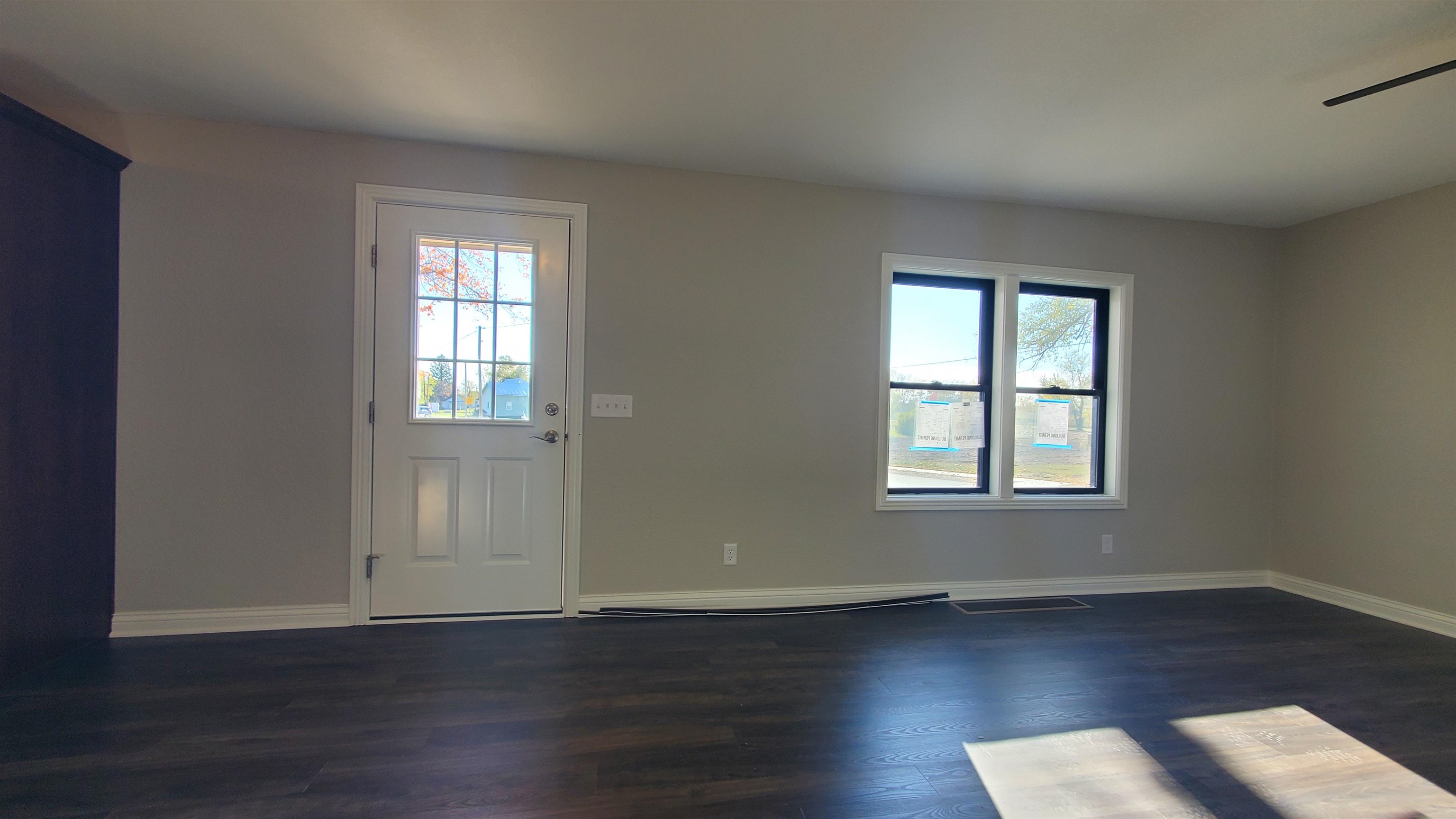 Photo 6 of 318 W Barnhart Street