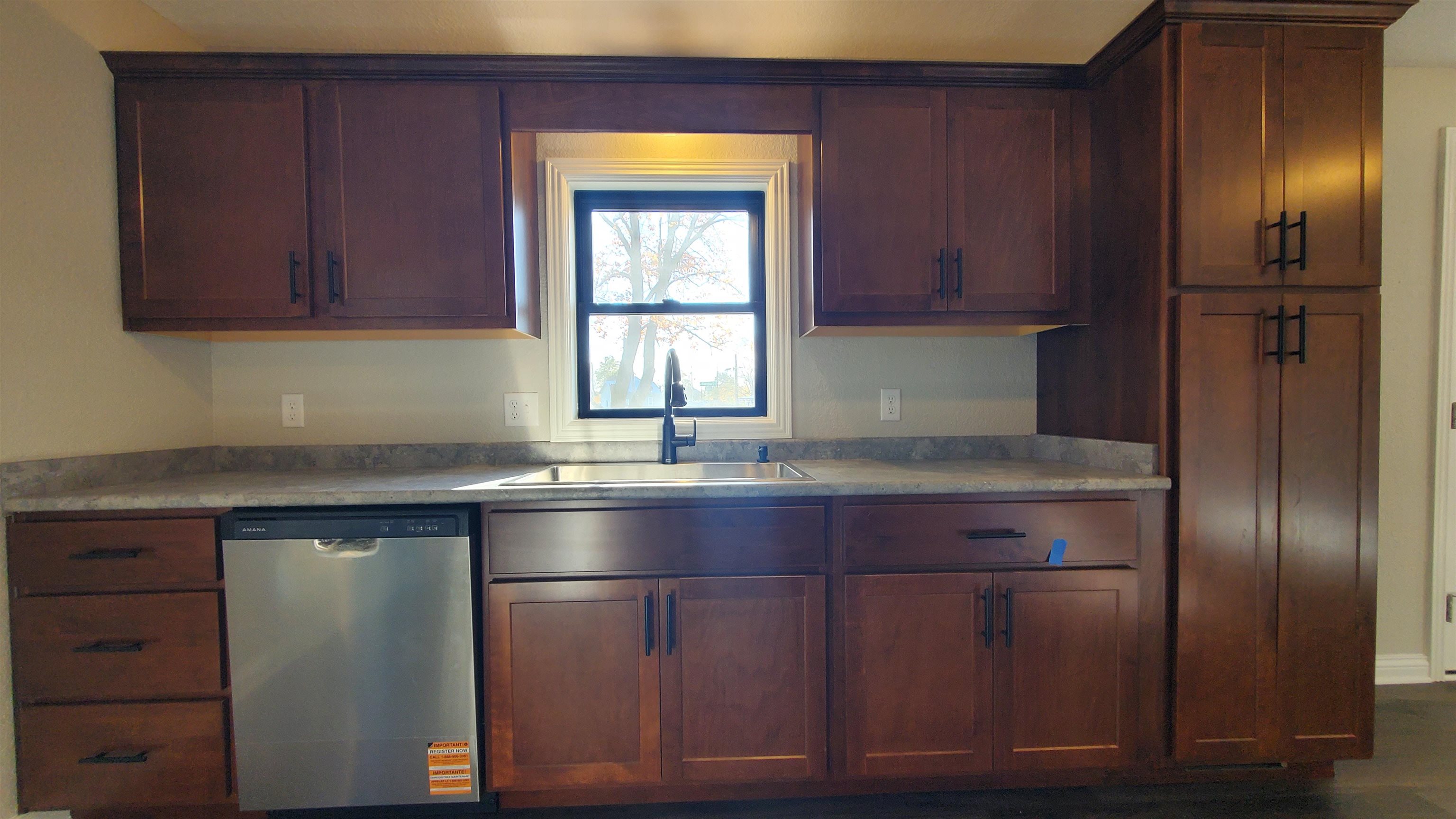 Photo 9 of 318 W Barnhart Street