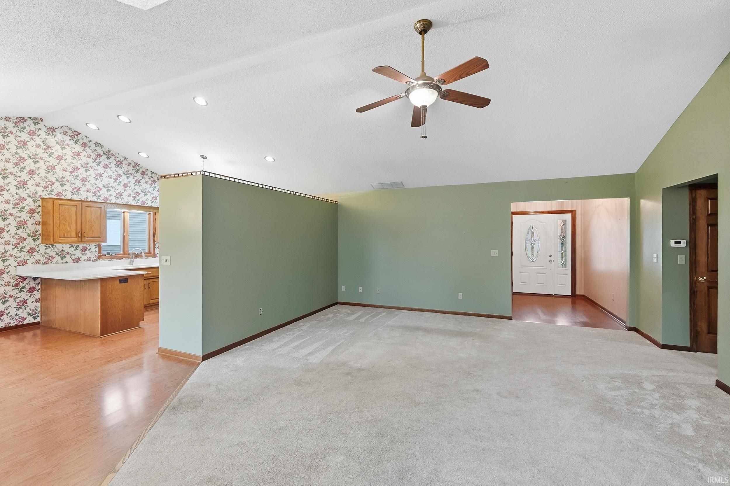 Photo 4 of 1011 Elm Street