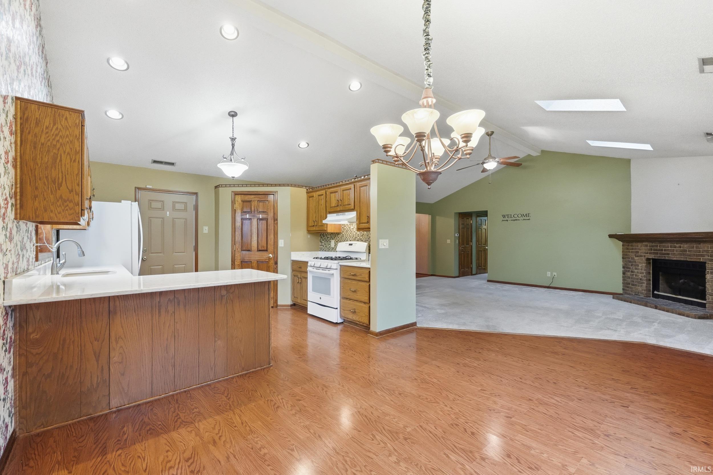 Photo 6 of 1011 Elm Street