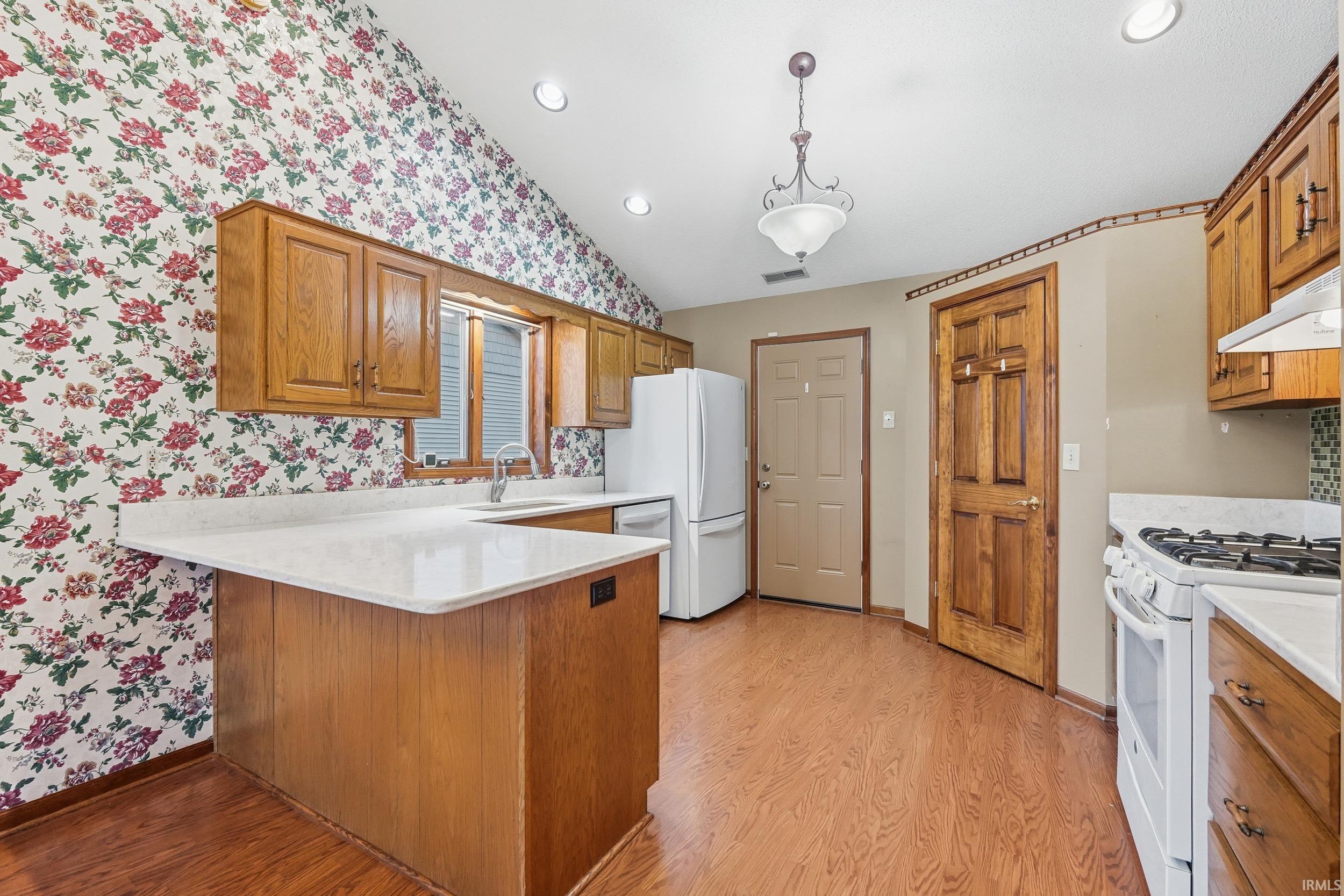 Photo 7 of 1011 Elm Street