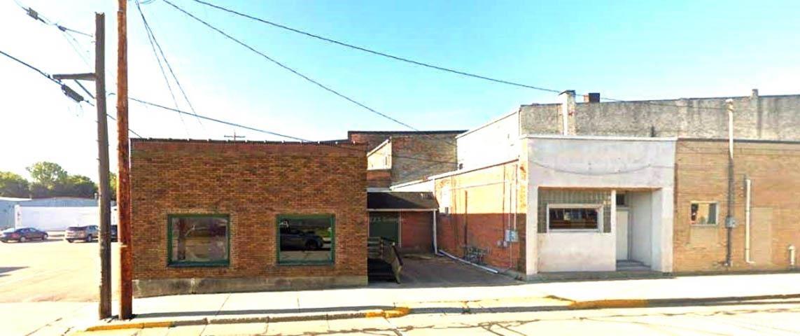 Photo 1 of 108 E Oak Street