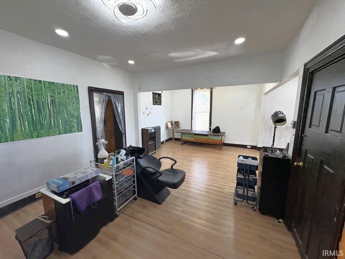 Photo 11 of 613 E Lewis Street