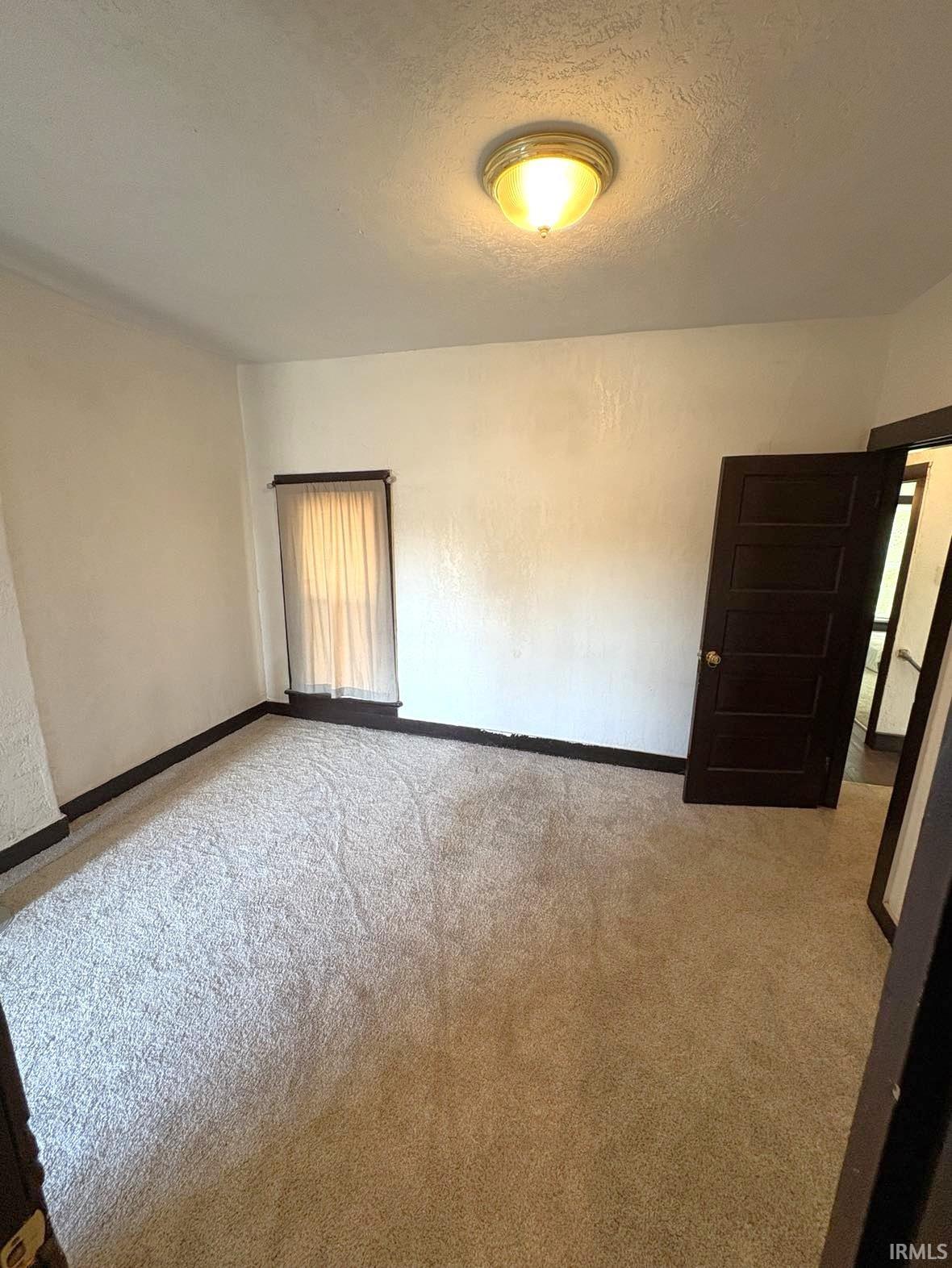 Photo 17 of 613 E Lewis Street