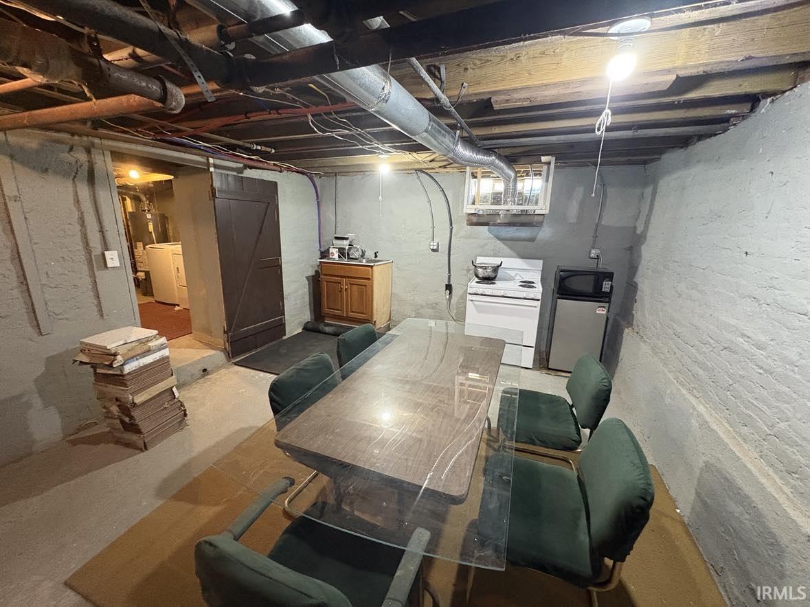 Photo 18 of 613 E Lewis Street