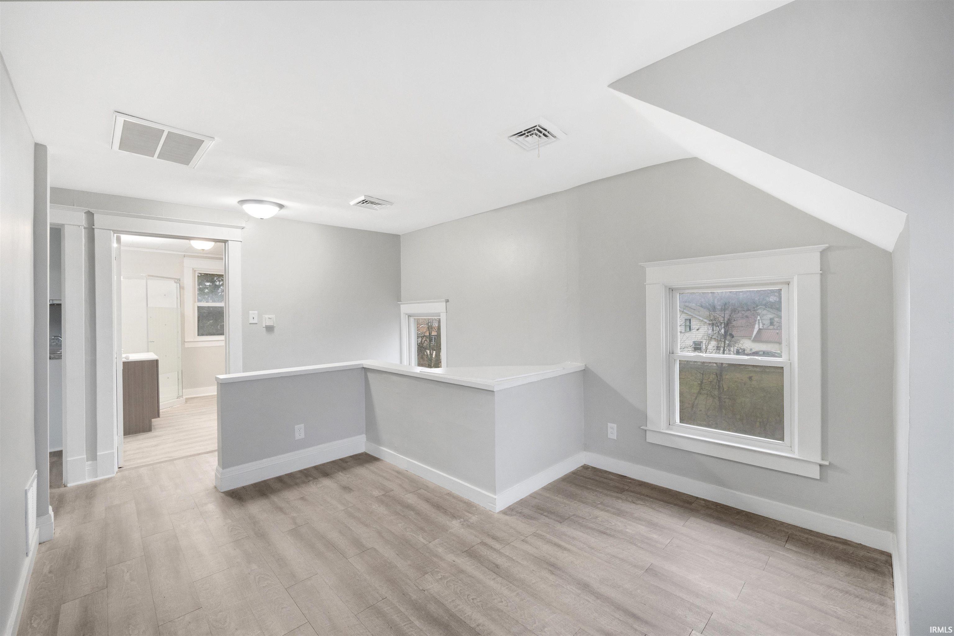 Photo 11 of 3930 N Clinton Street