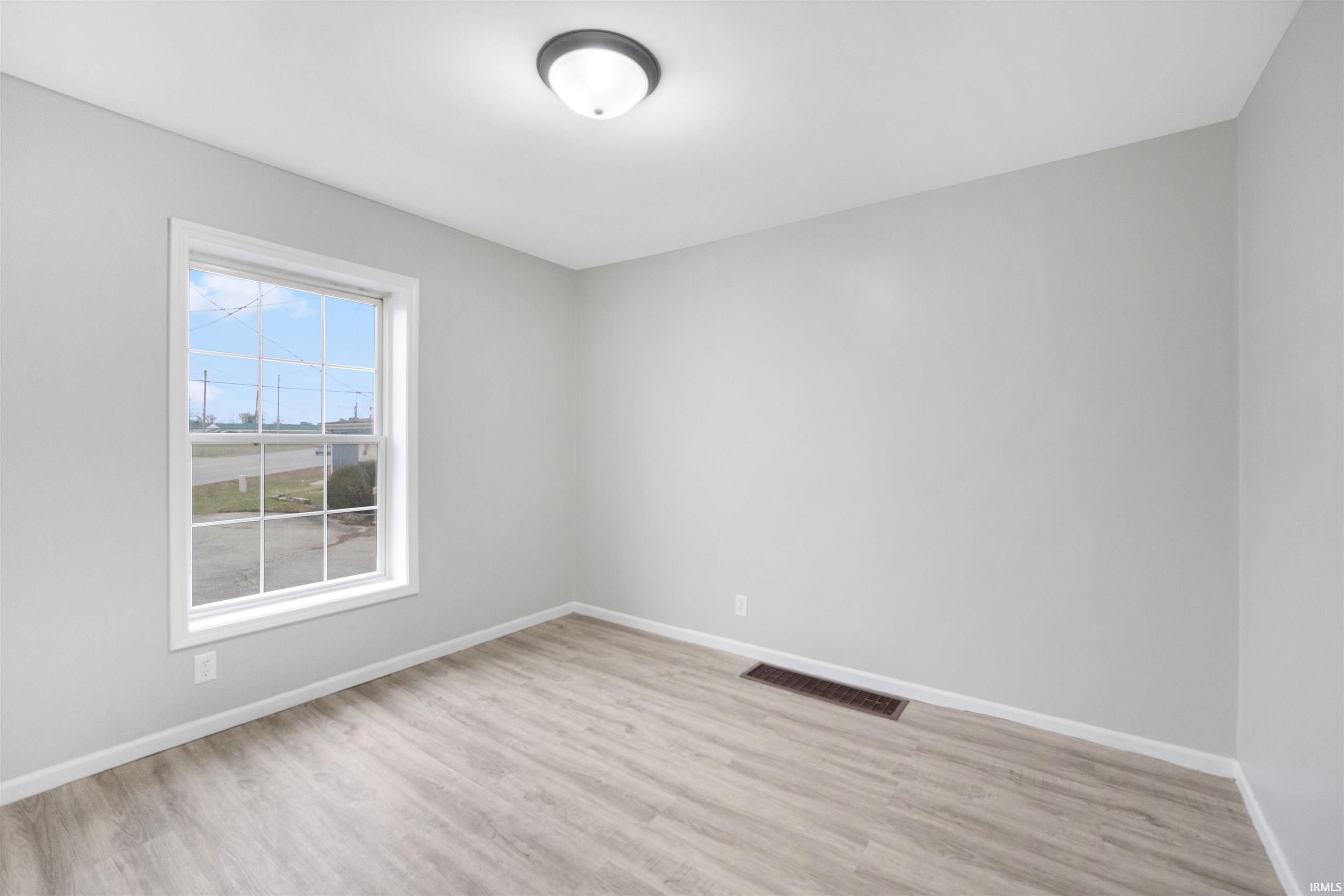 Photo 7 of 3930 N Clinton Street