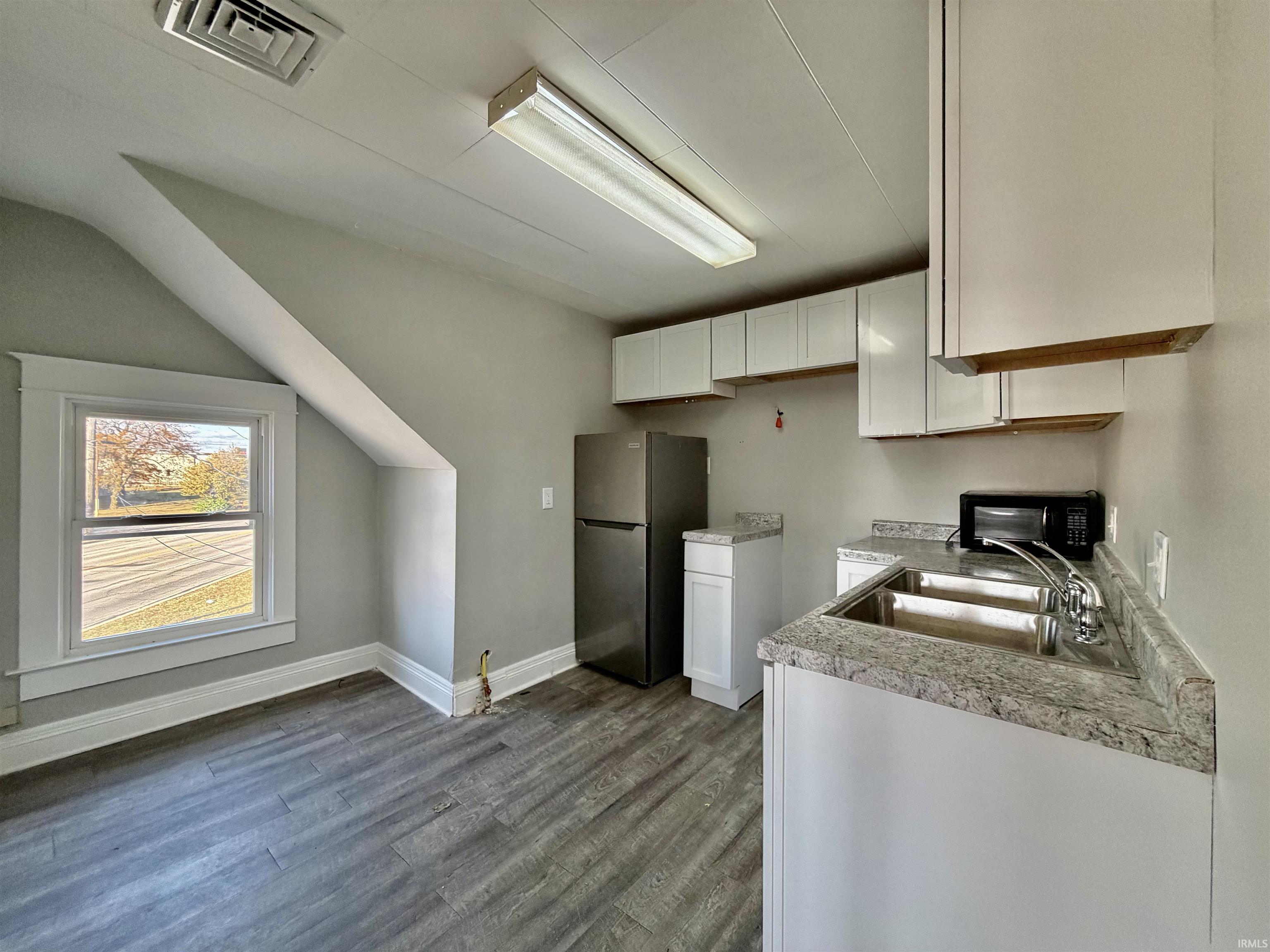 Photo 8 of 3930 N Clinton Street