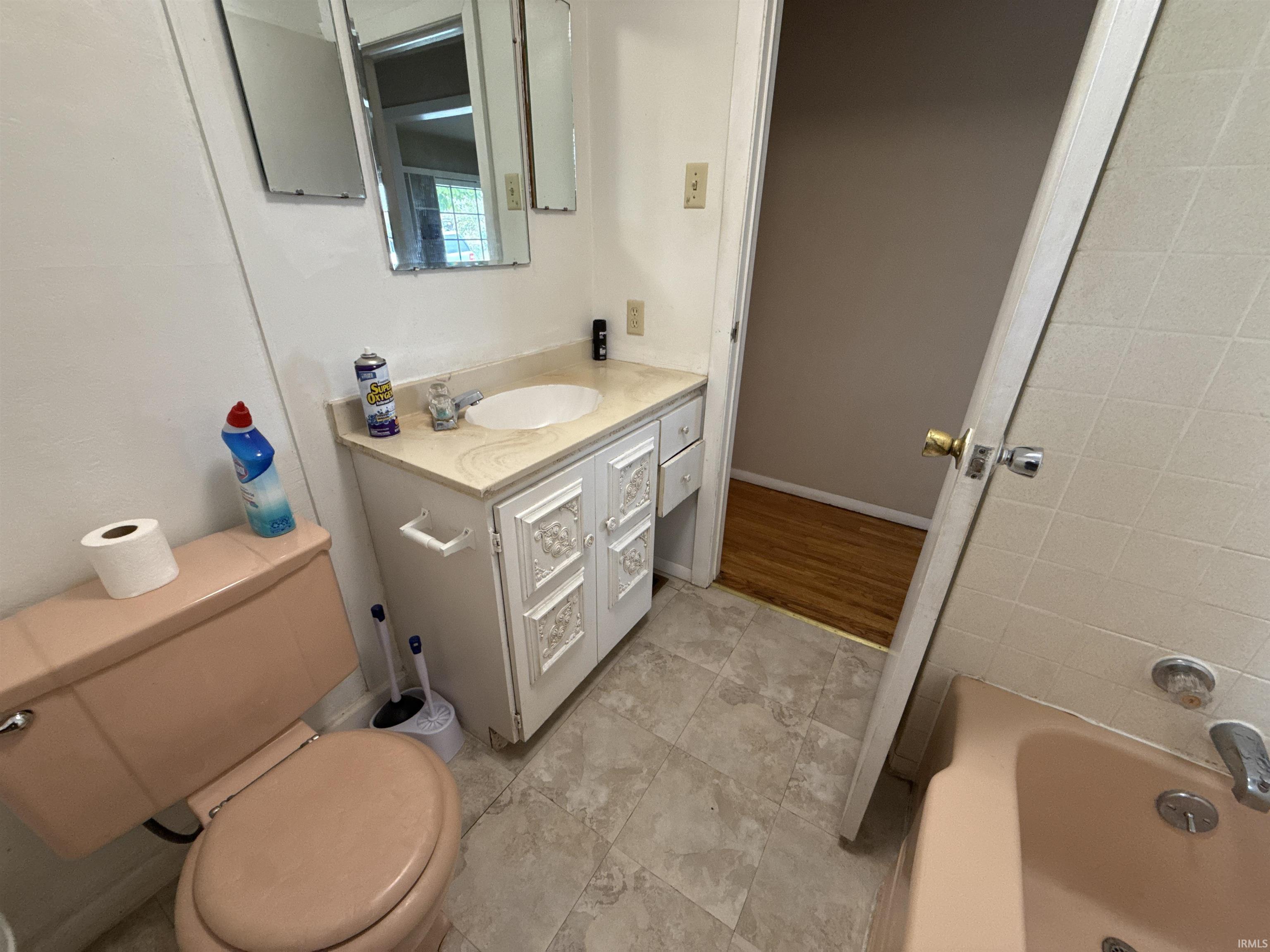 Photo 13 of 1617 Geller Street