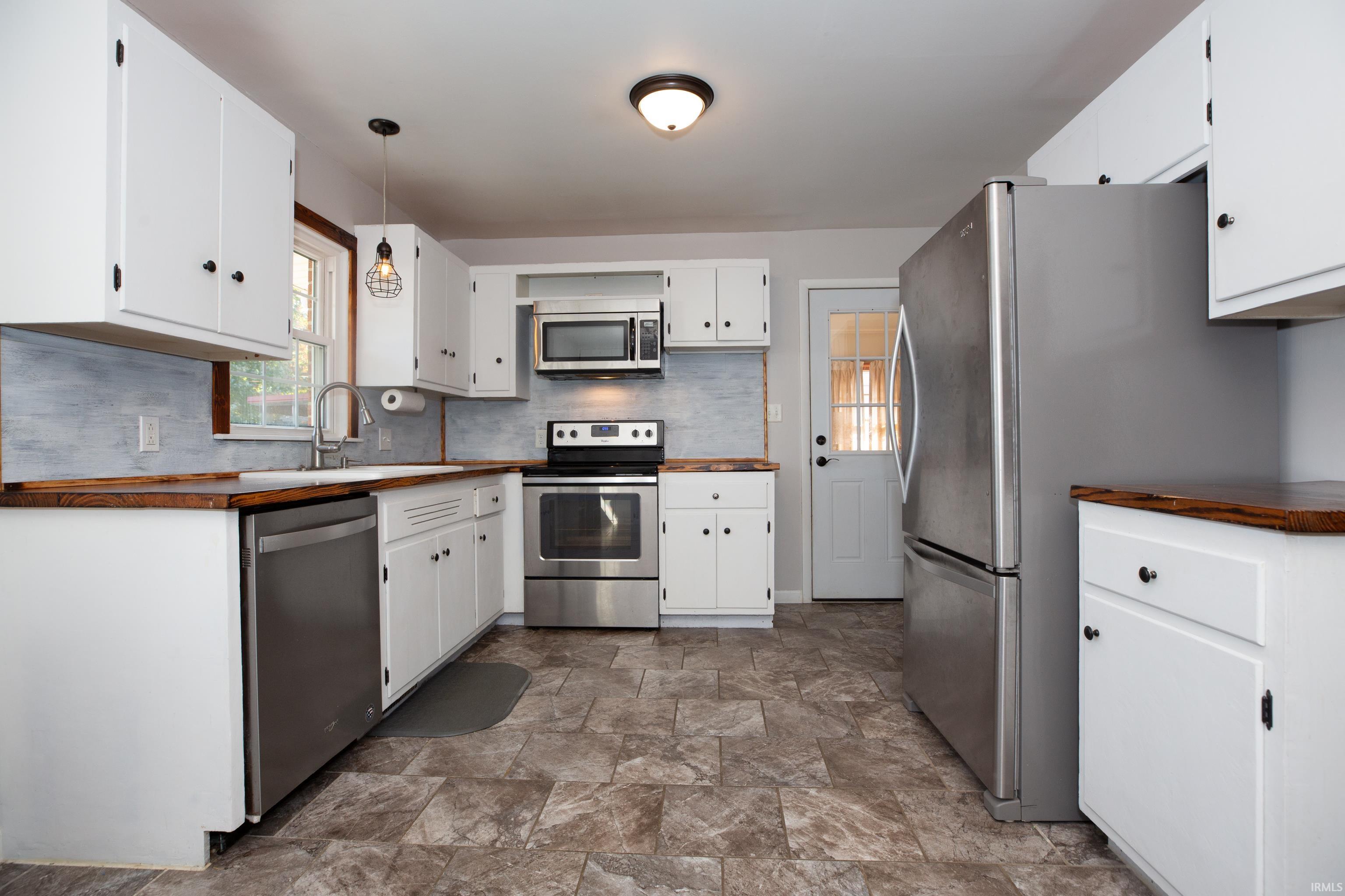 Homes for sale in Mount Vernon, IN | 1316 Elk St, Mount Vernon, IN 47620 | MLS# 202544165