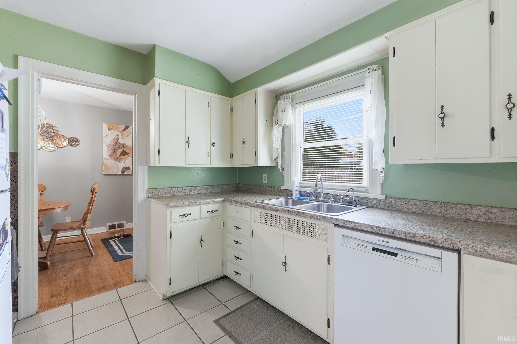 Photo 12 of 3702 Hiawatha Boulevard