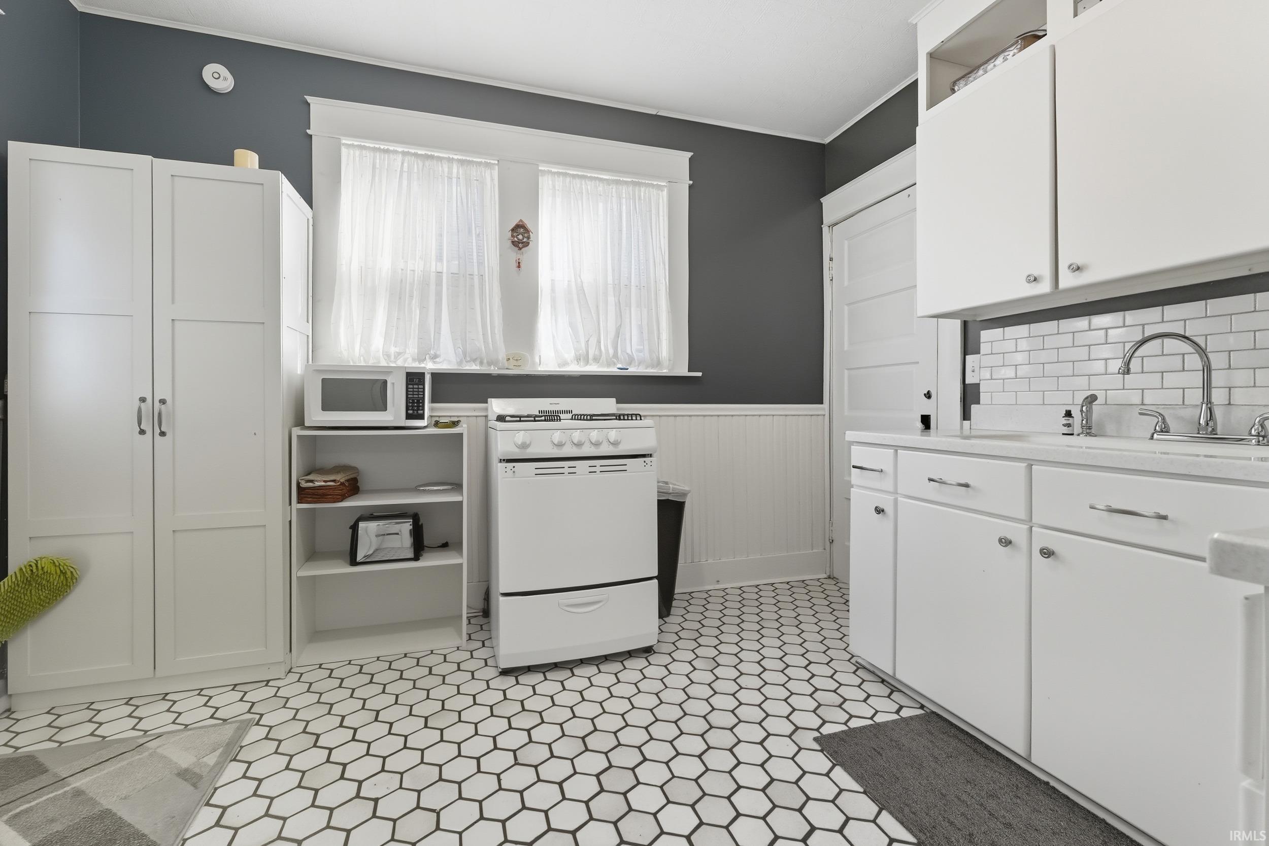 Photo 15 of 504 W State Boulevard