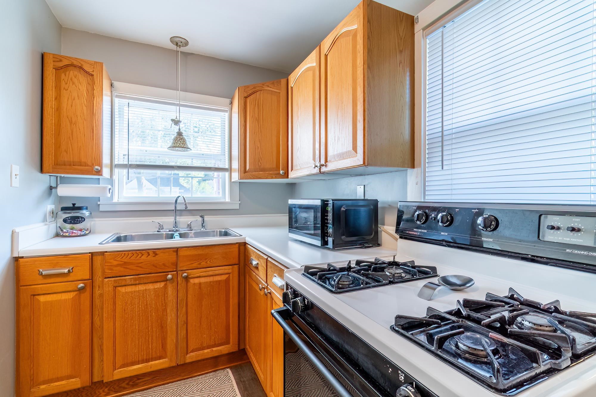 Photo 6 of 4316 Marquette Drive