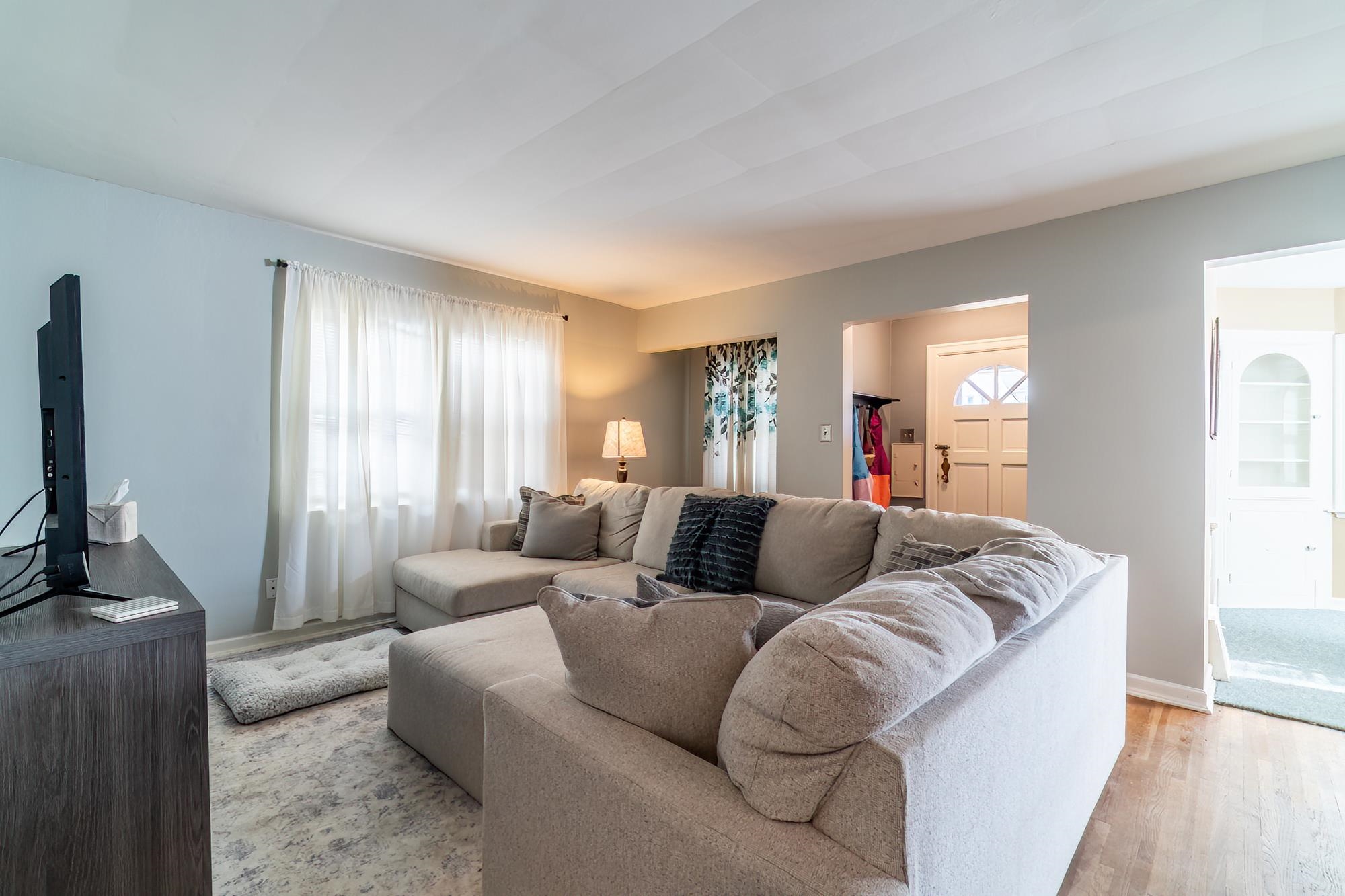 Photo 9 of 4316 Marquette Drive