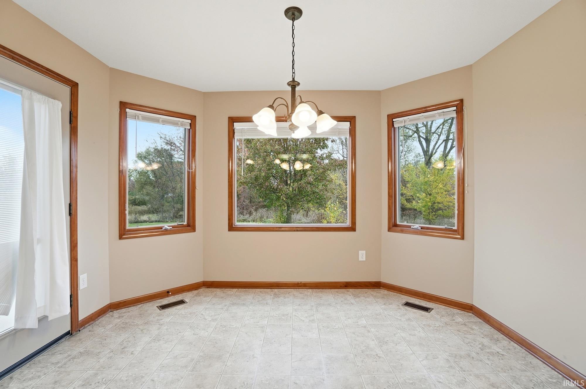 Photo 11 of 1622 Tara Bella Lane