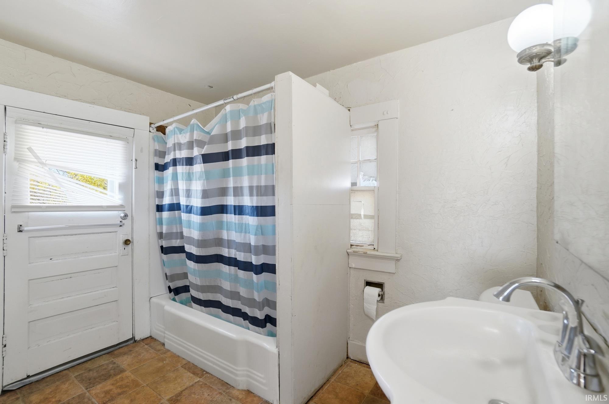 Photo 17 of 2315 California Avenue