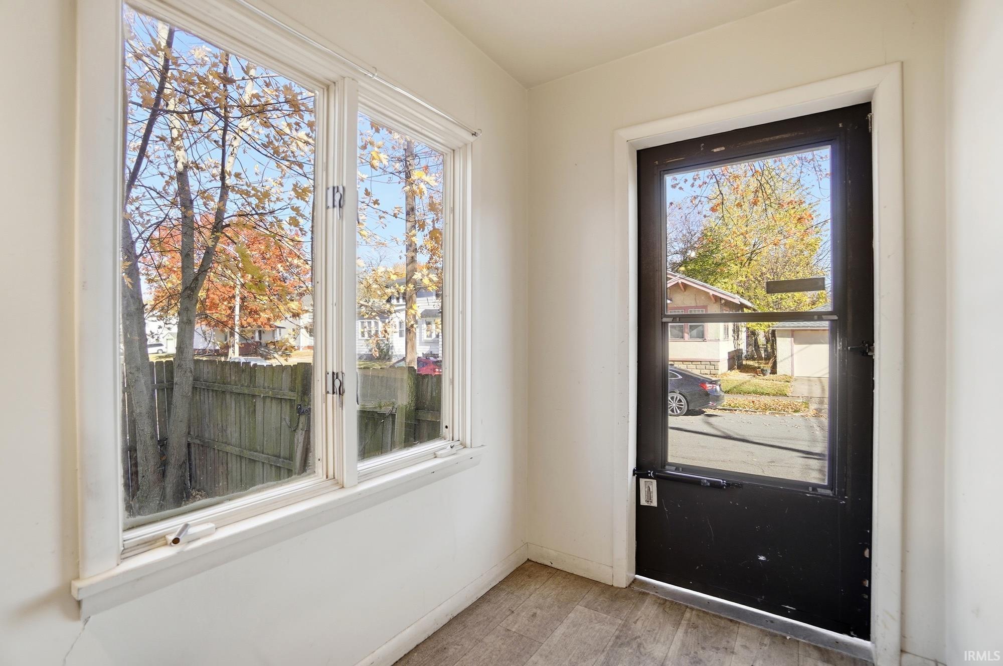 Photo 3 of 2315 California Avenue