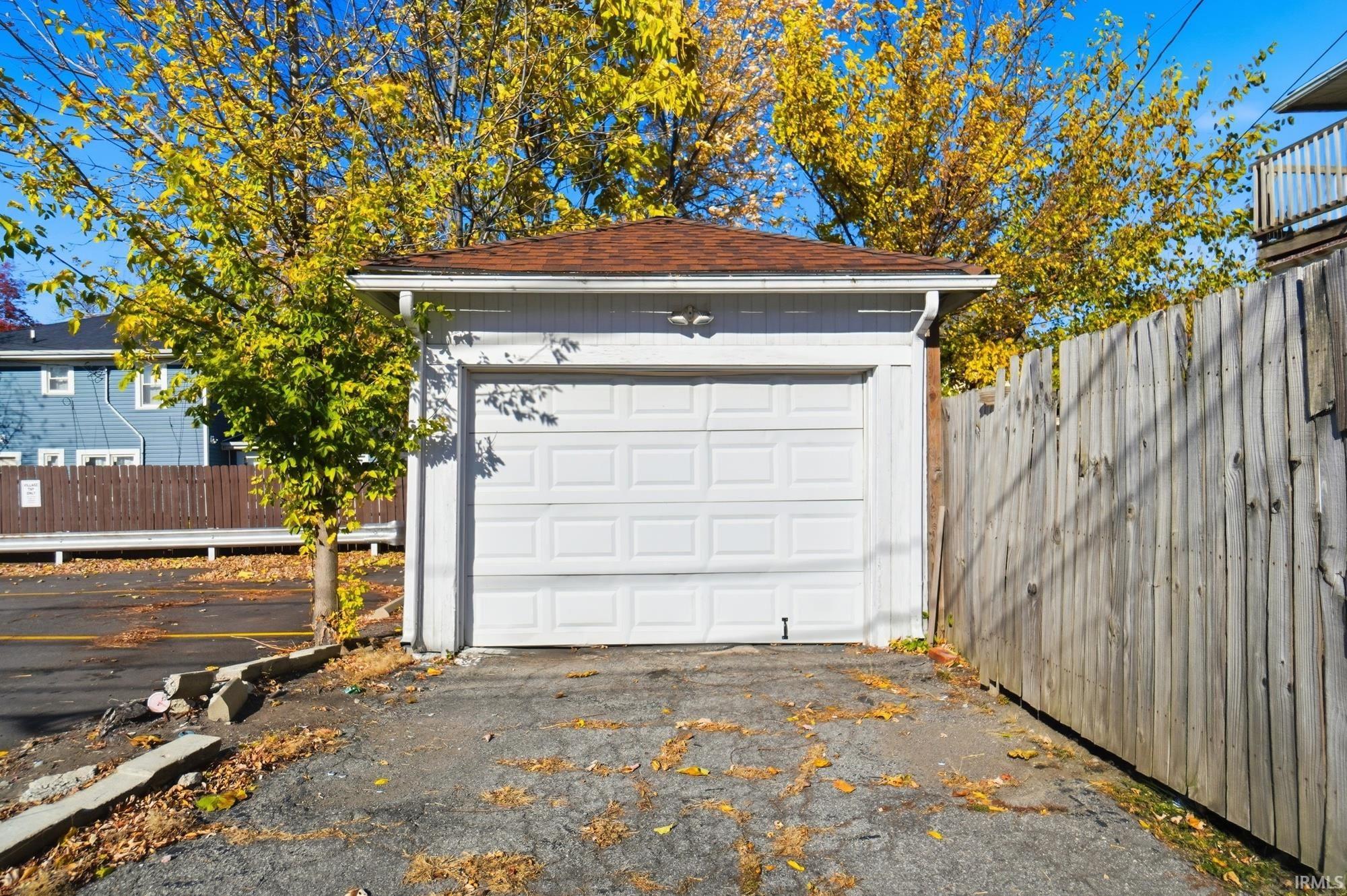 Photo 32 of 2315 California Avenue