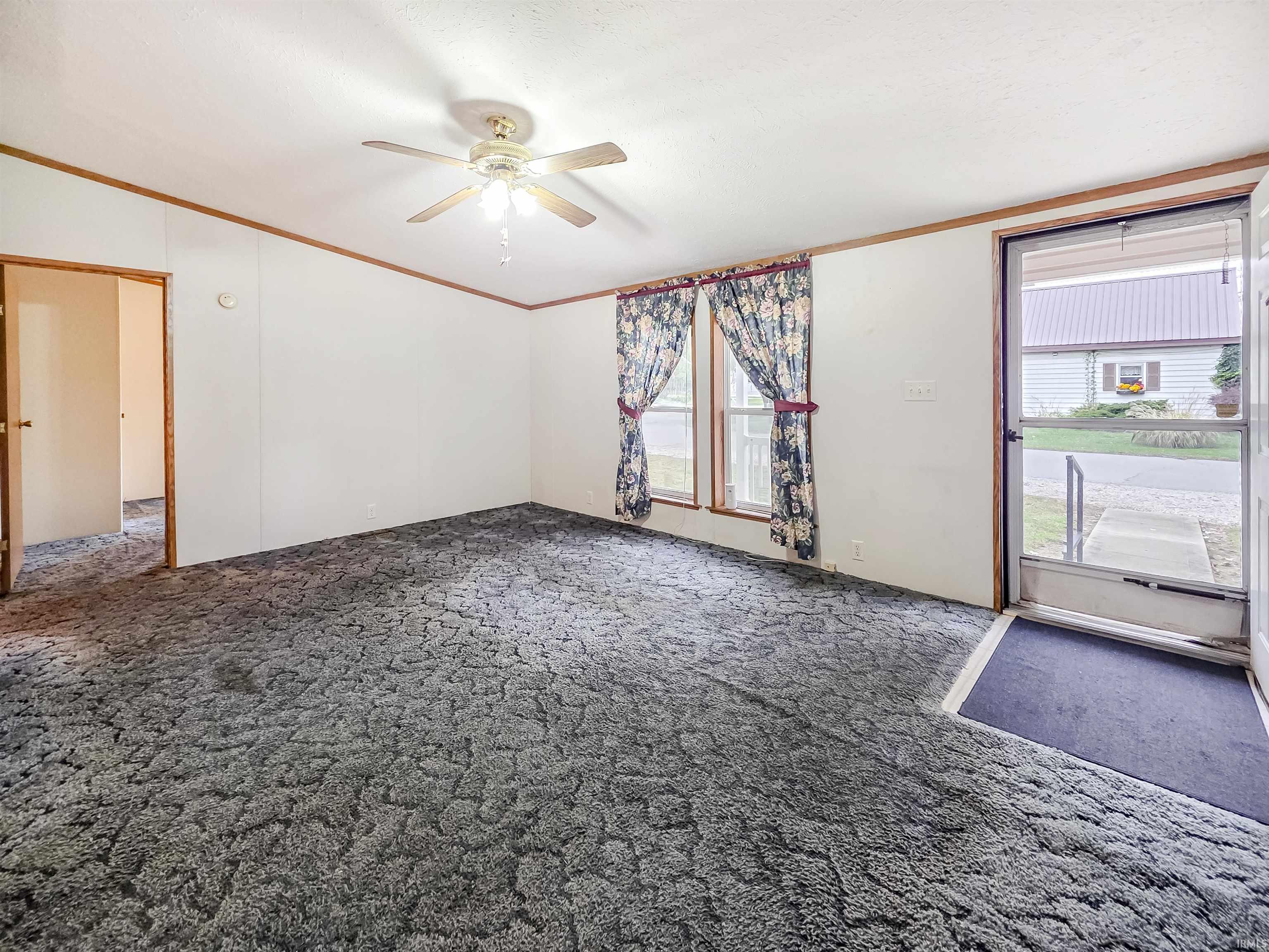 Homes for sale in Linton, IN | 79 Se 10Th St, Linton, IN 47441 | MLS# 202544297