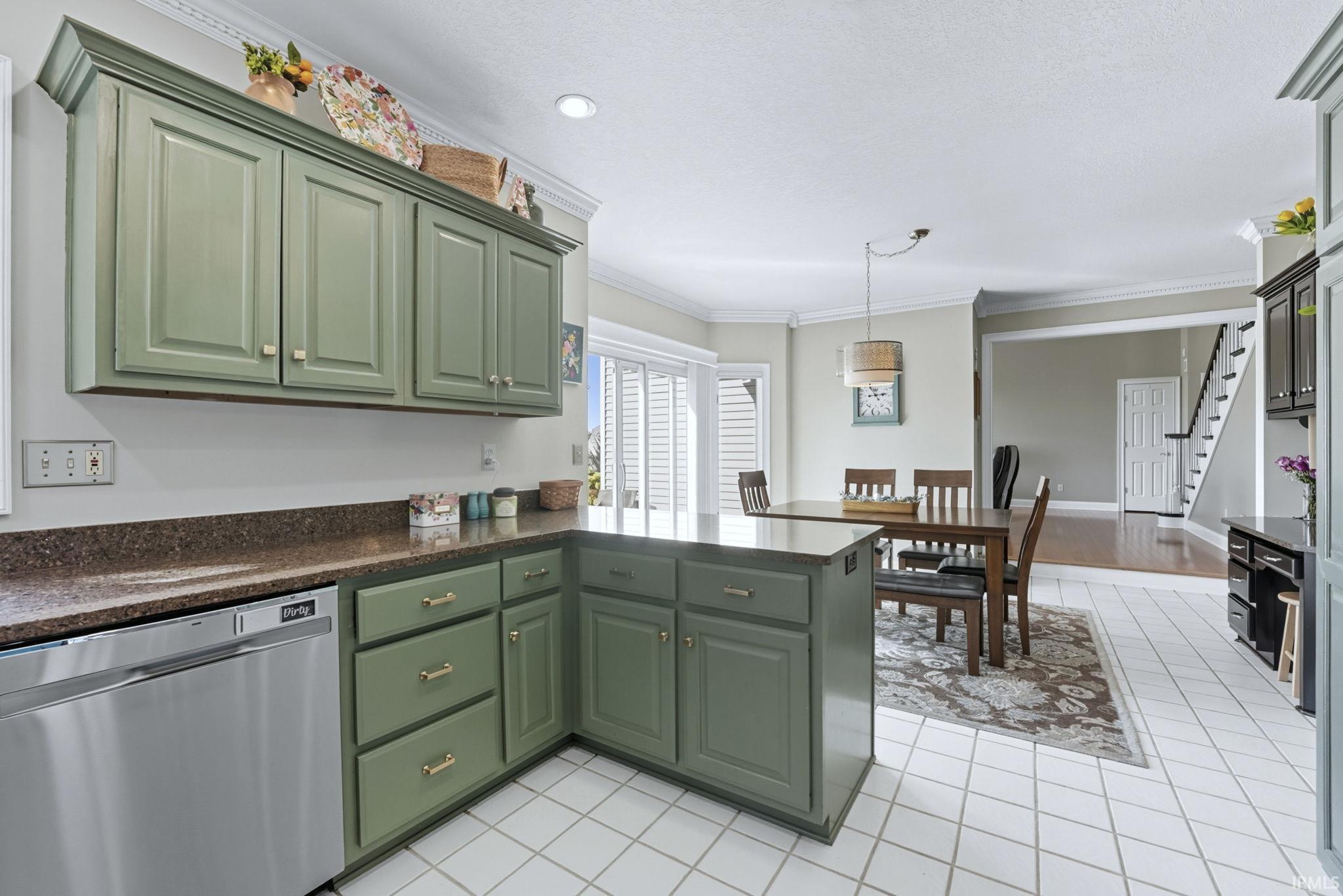 Photo 8 of 303 Hunters Ridge