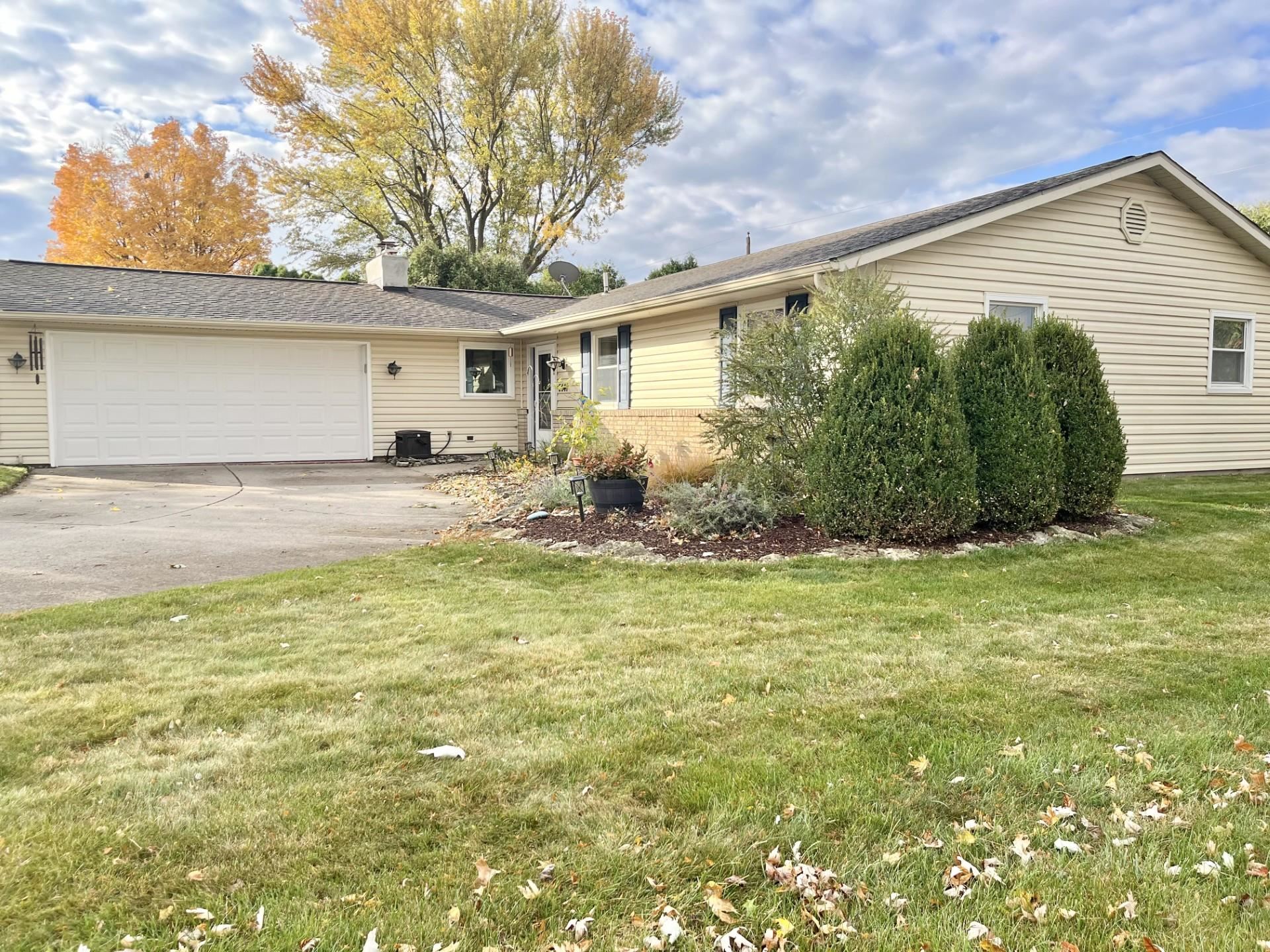 Photo 3 of 3641 Cardinal Lane