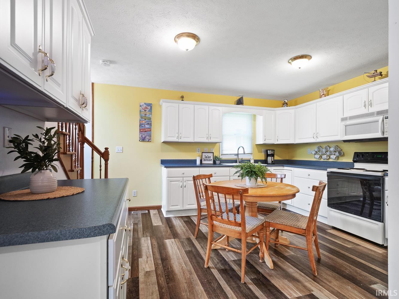 Photo 12 of 919 S Haug Street