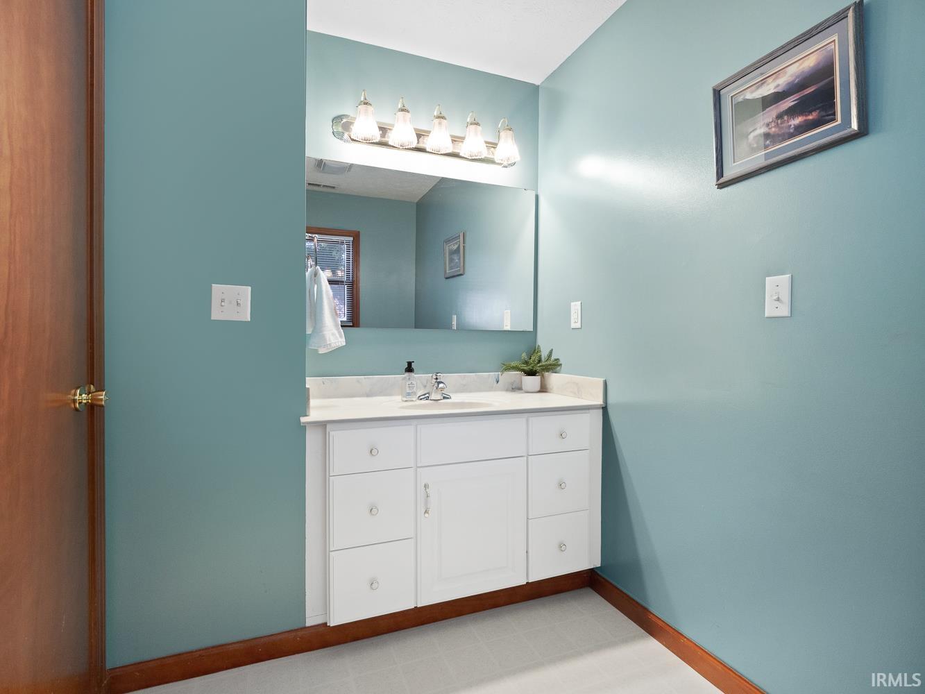 Photo 30 of 919 S Haug Street