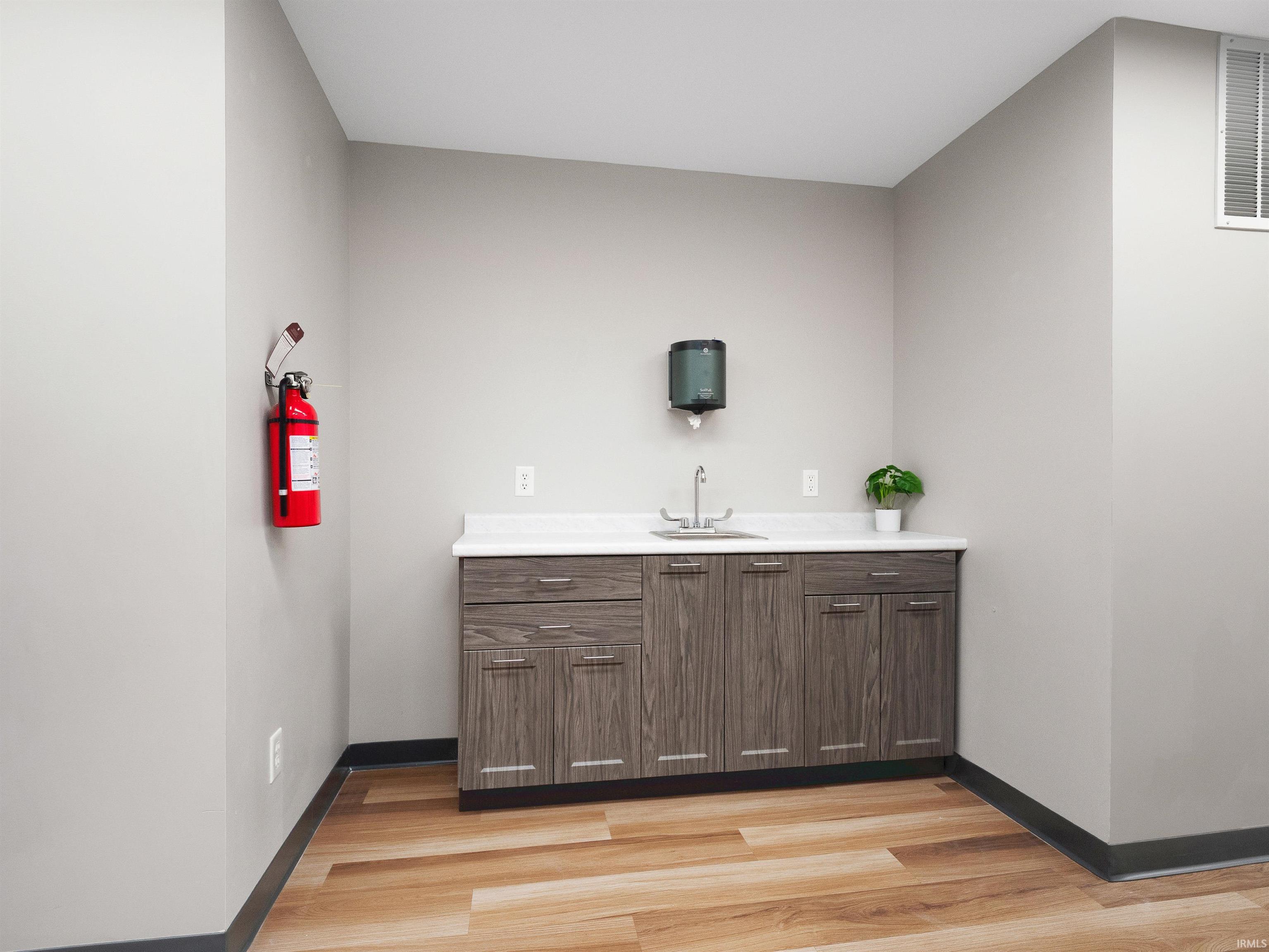 Photo 21 of 308 S Scott Street