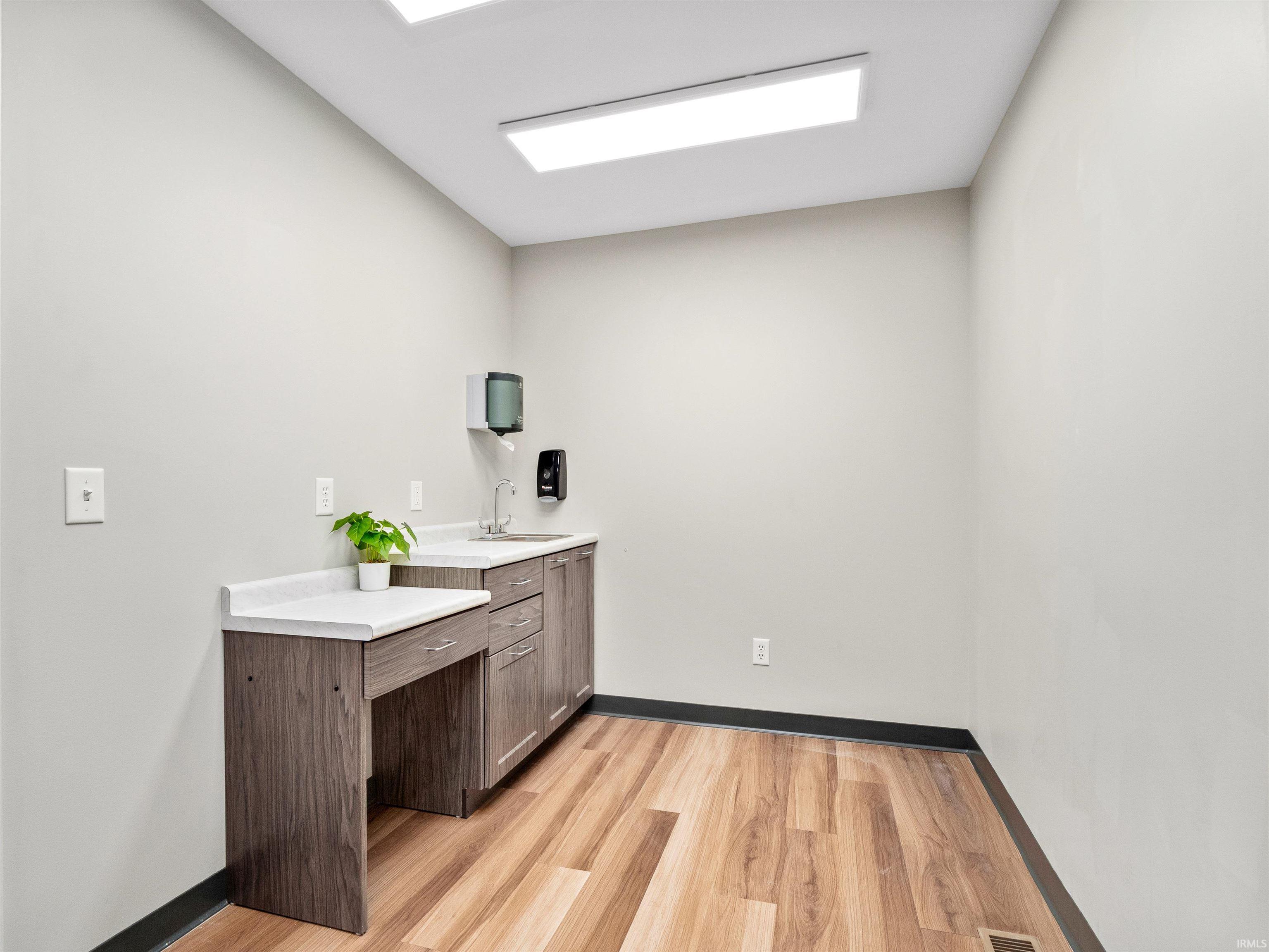 Photo 24 of 308 S Scott Street