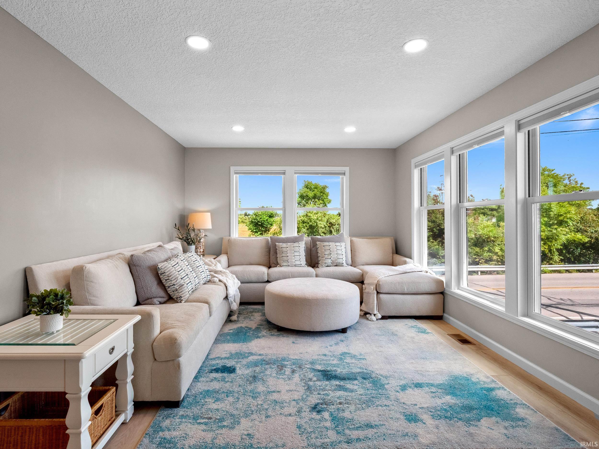 Photo 16 of 700 S Lakeside Drive