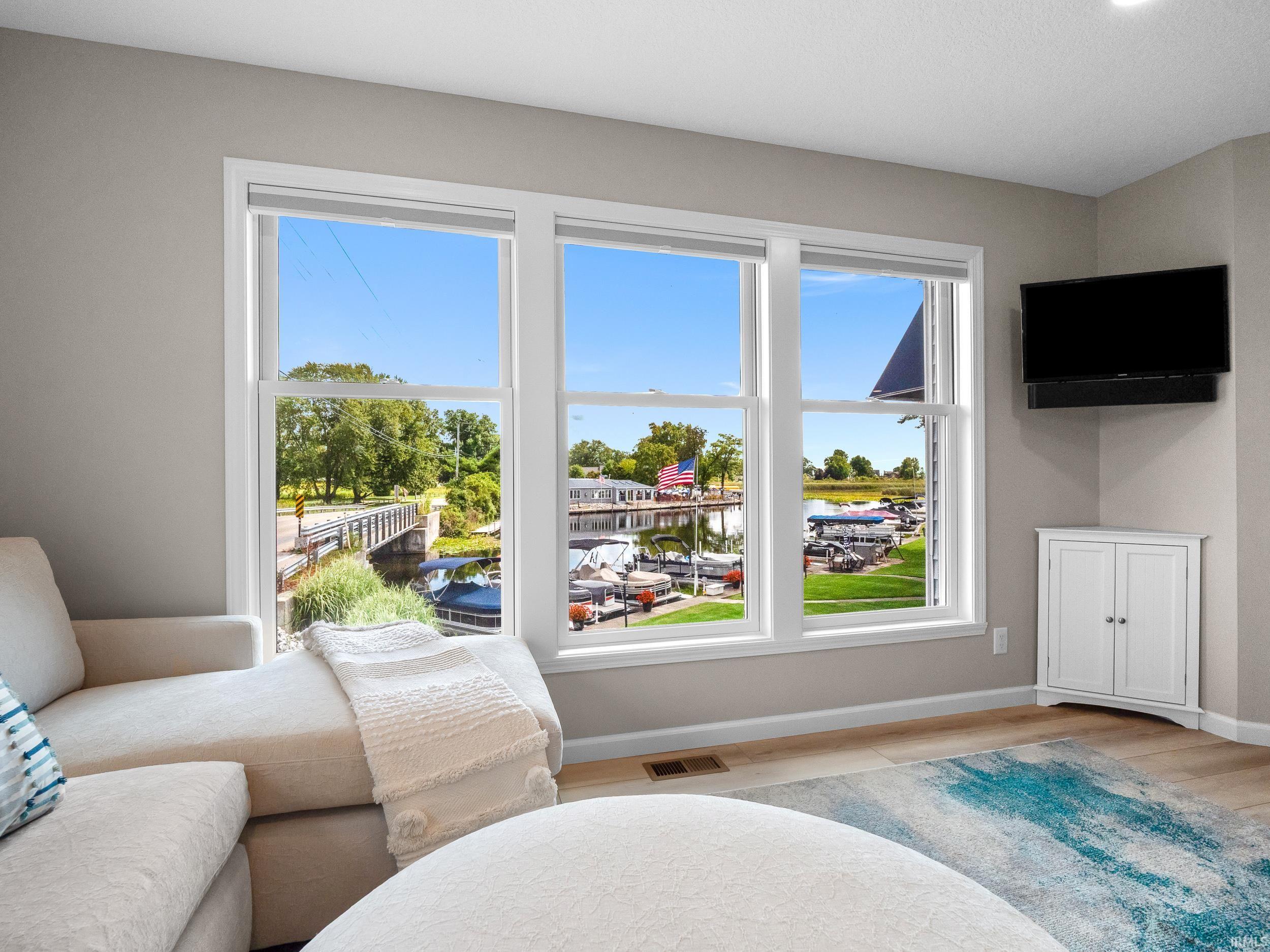 Photo 18 of 700 S Lakeside Drive