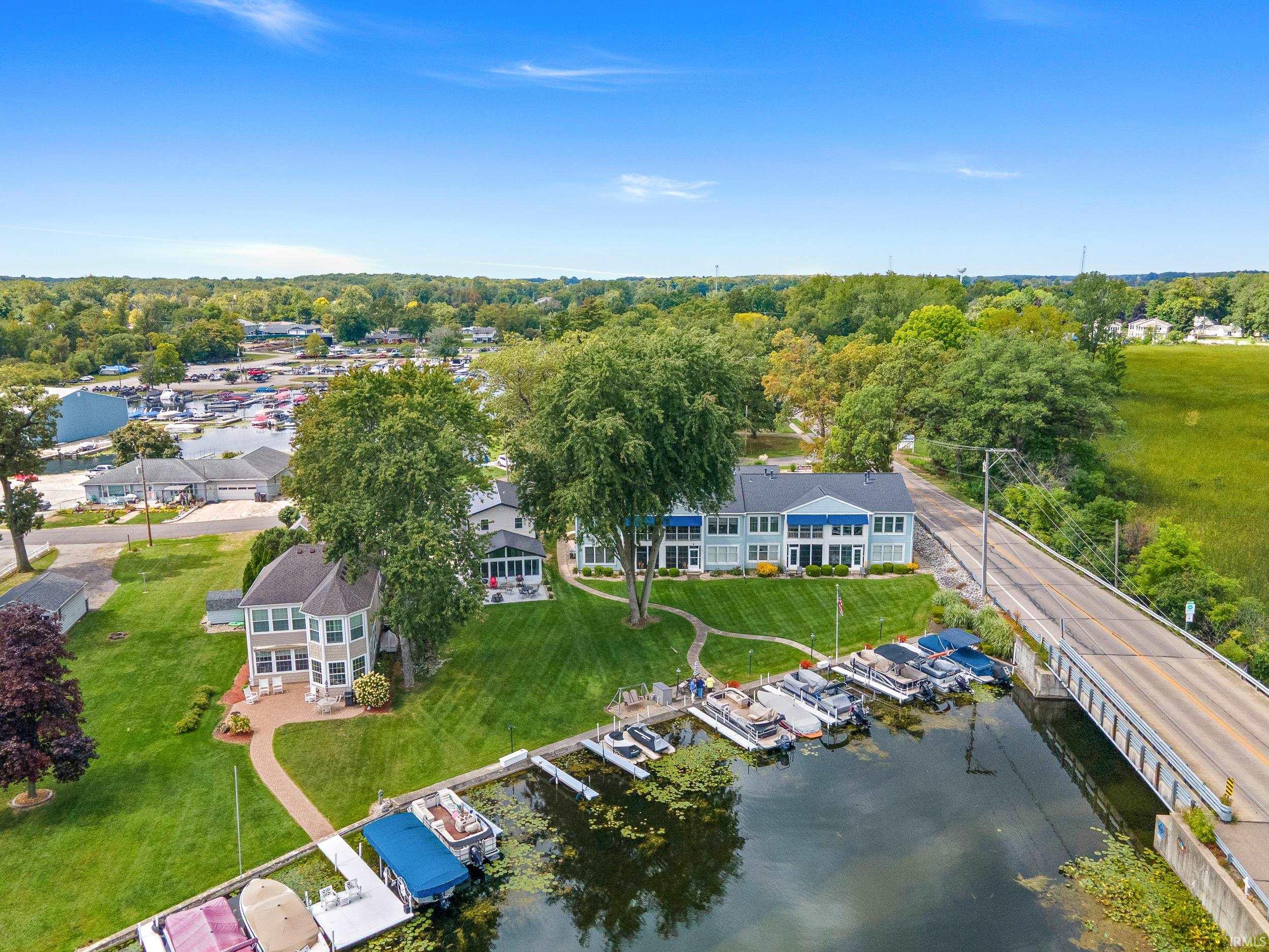 Photo 33 of 700 S Lakeside Drive