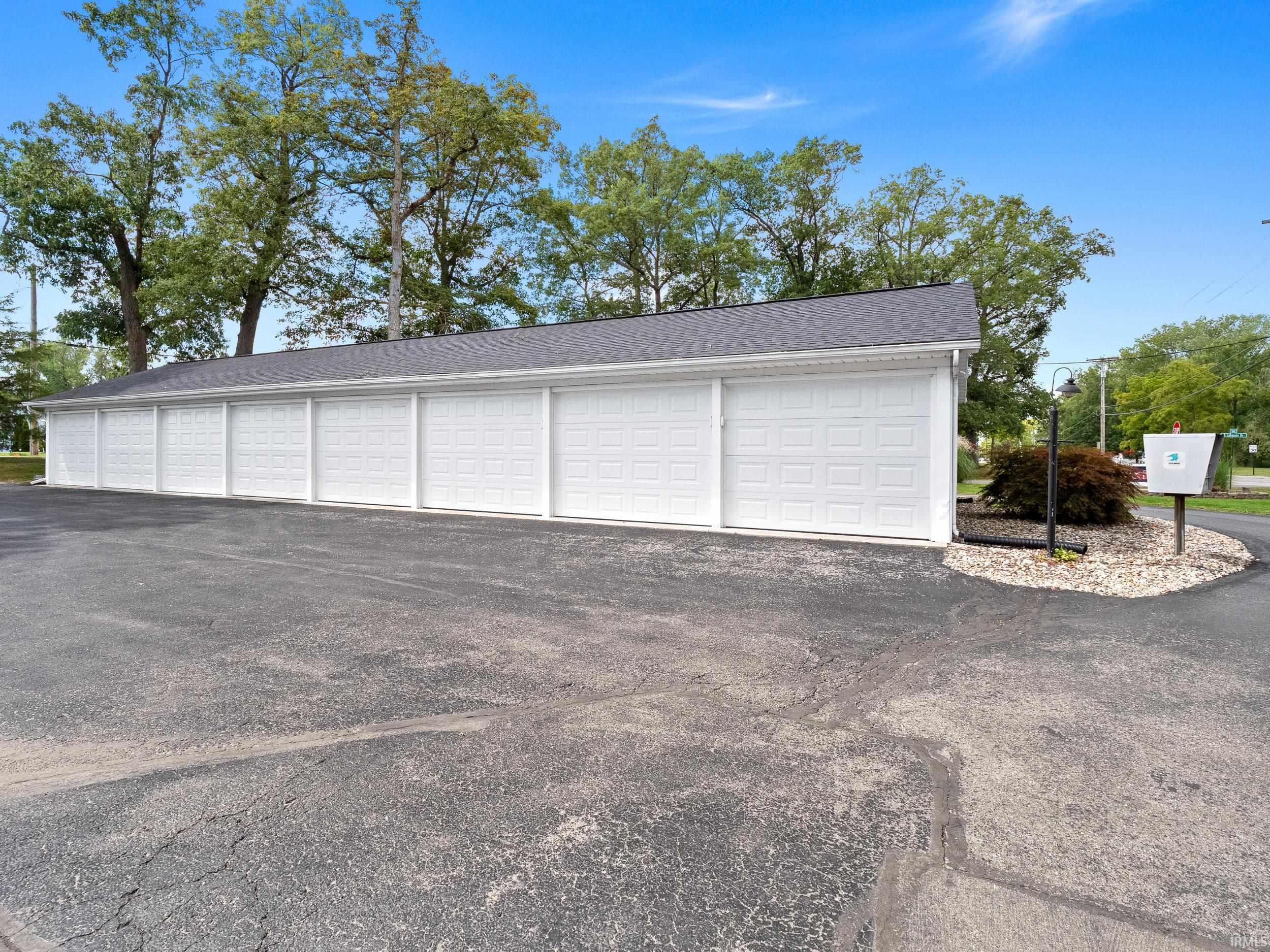 Photo 6 of 700 S Lakeside Drive