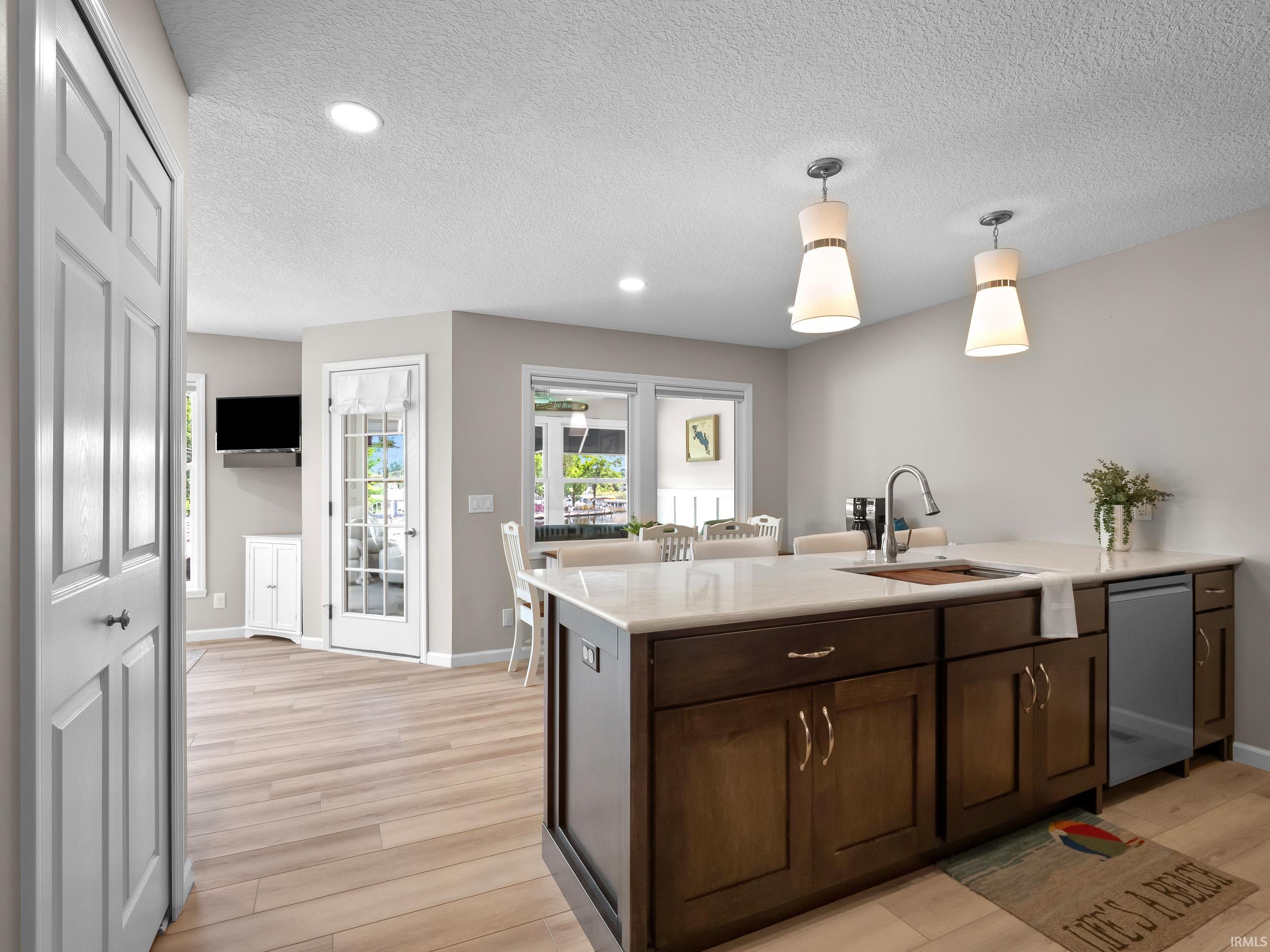 Photo 8 of 700 S Lakeside Drive