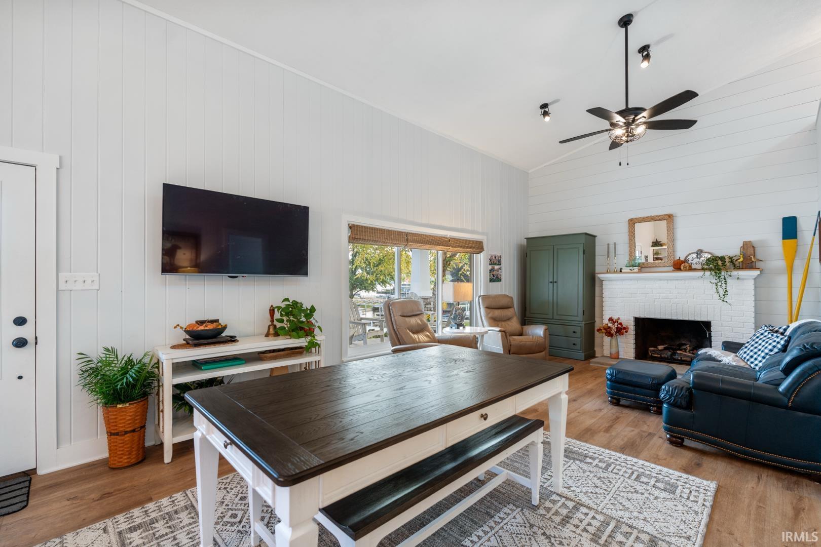 Photo 6 of 301 S MULBERRY